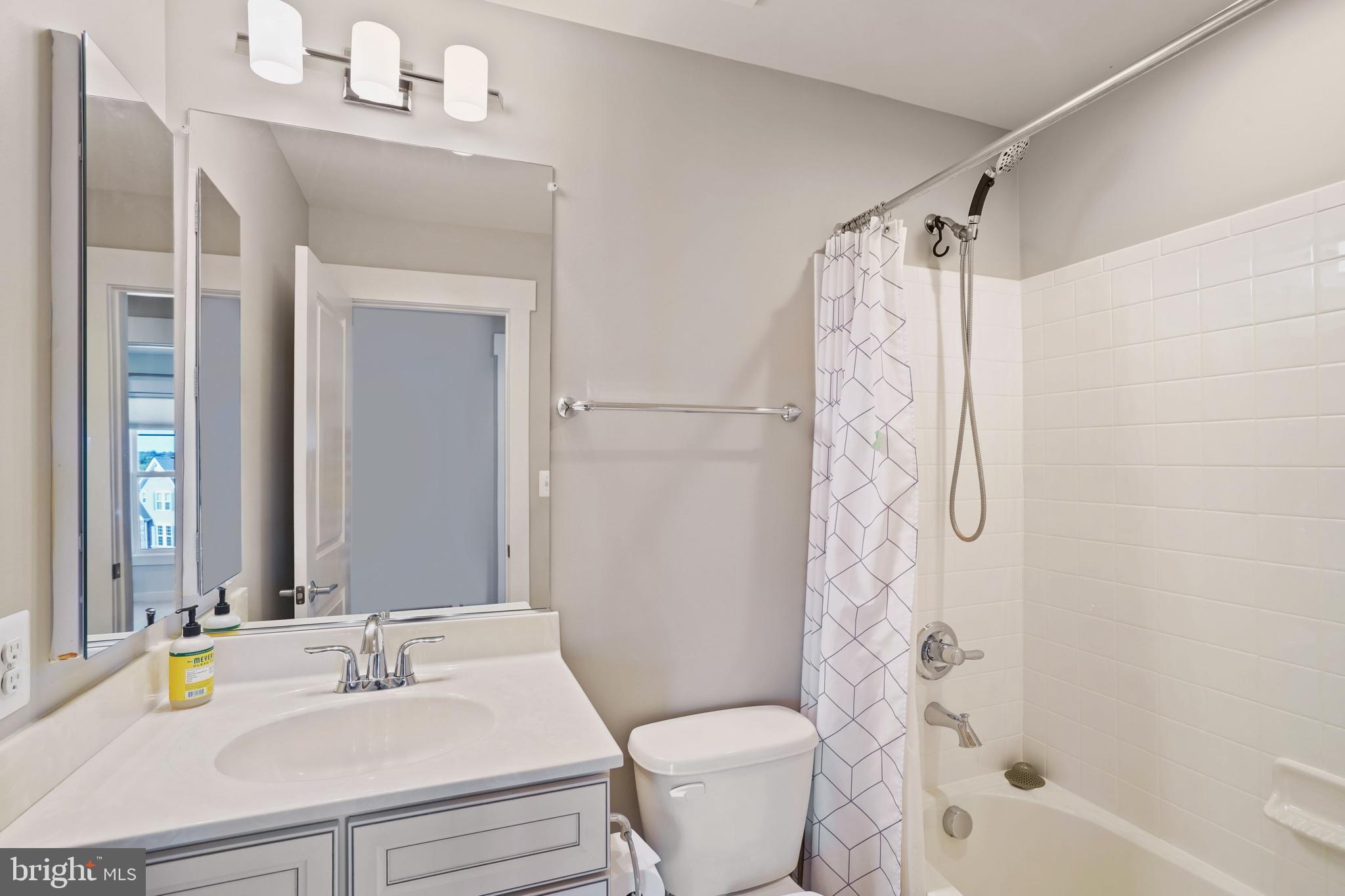 BRAMBLETON OVERLOOK - Residential Lease