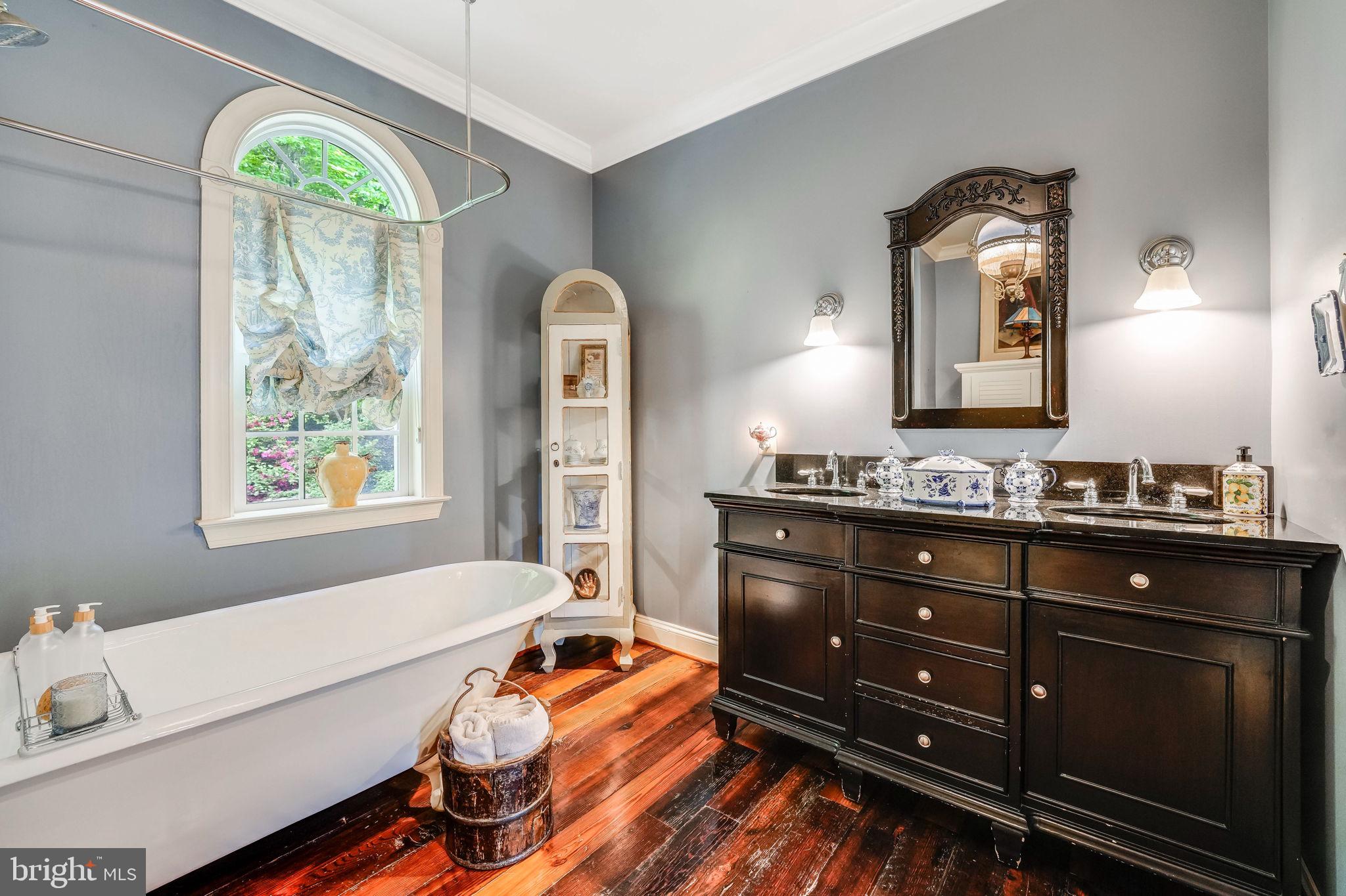 THE PLAINS - Residential