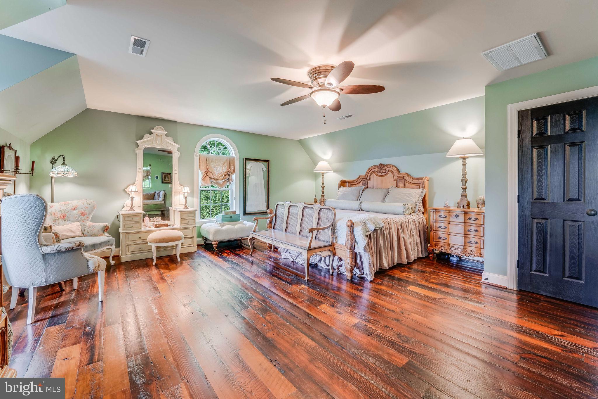 THE PLAINS - Residential