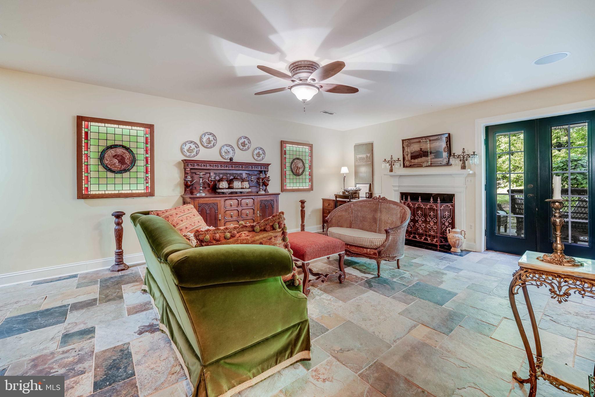 THE PLAINS - Residential