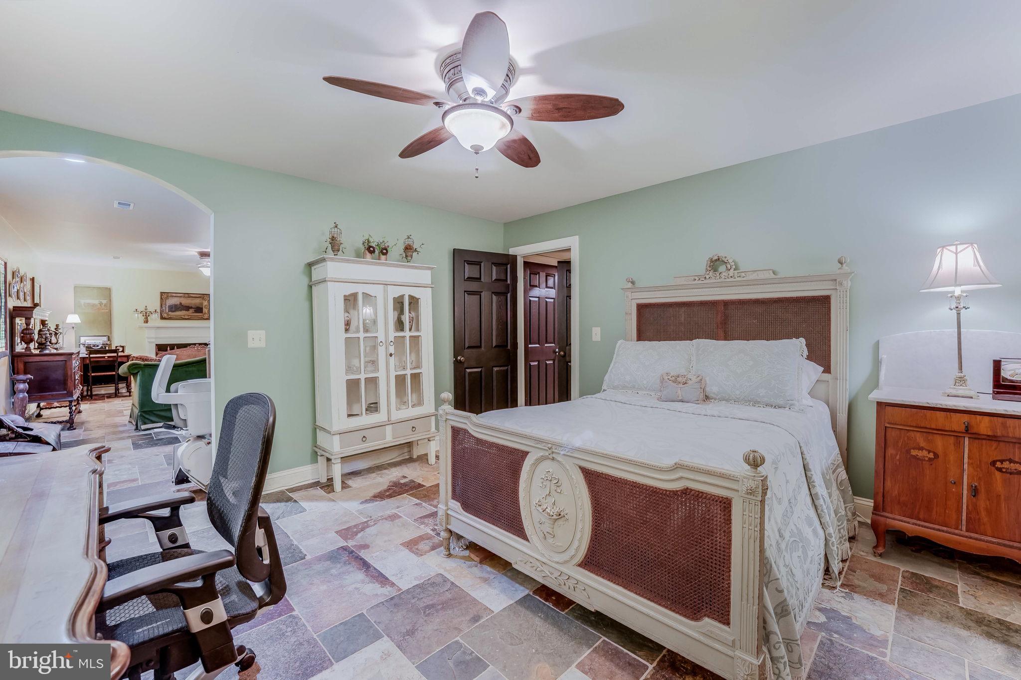 THE PLAINS - Residential