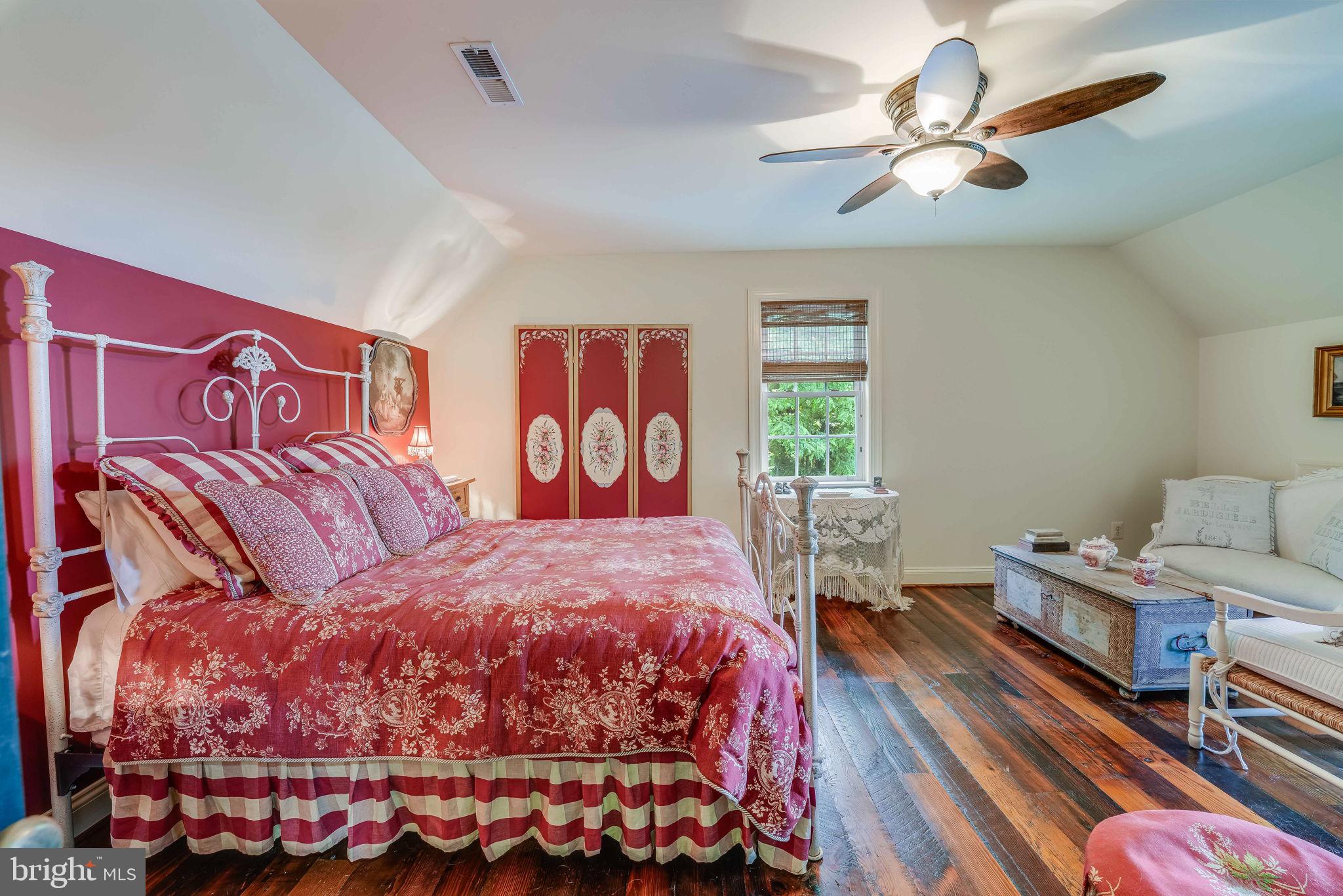 THE PLAINS - Residential