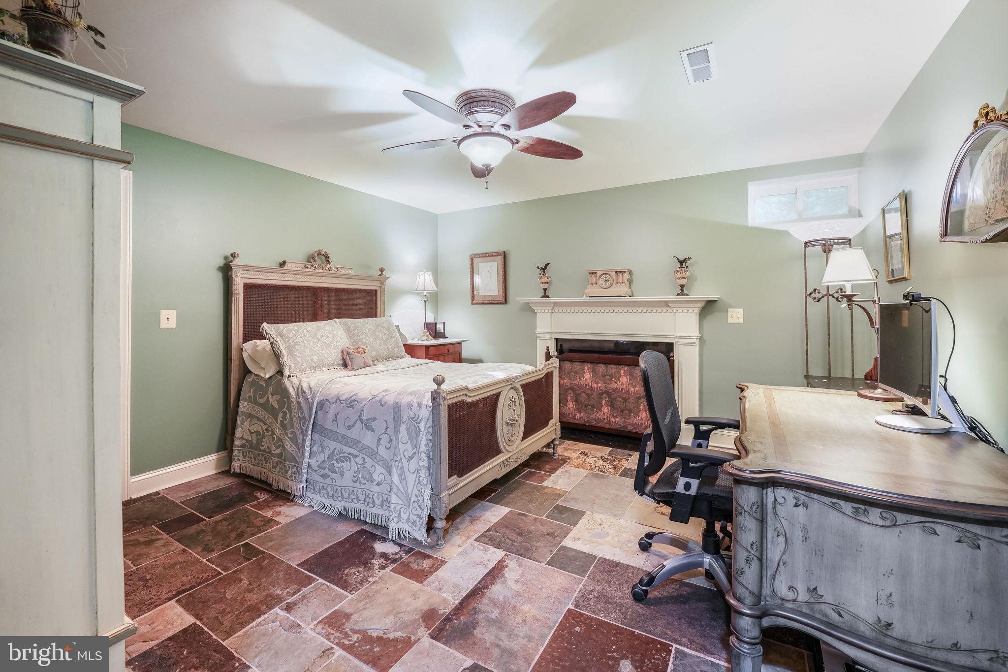 THE PLAINS - Residential