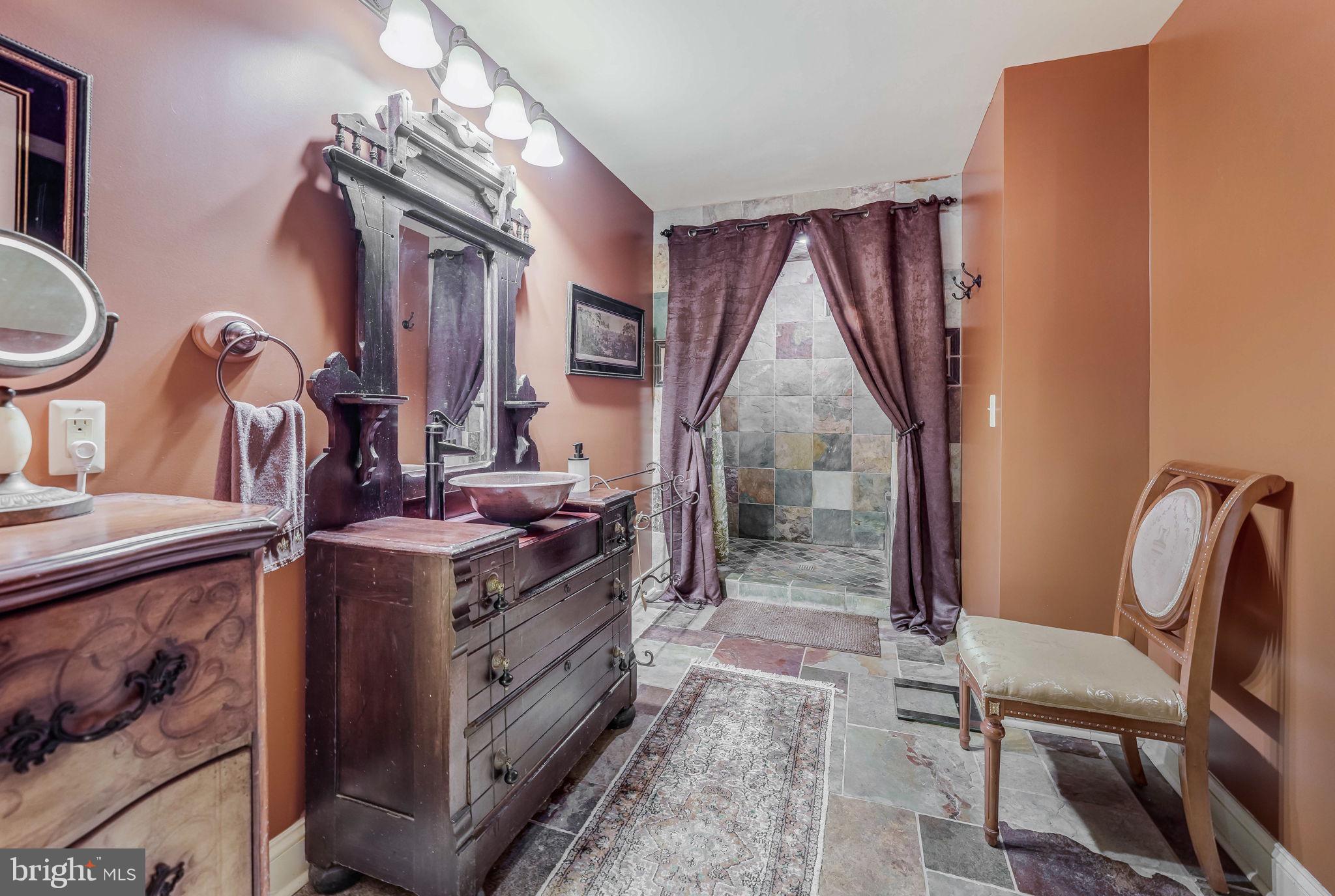 THE PLAINS - Residential