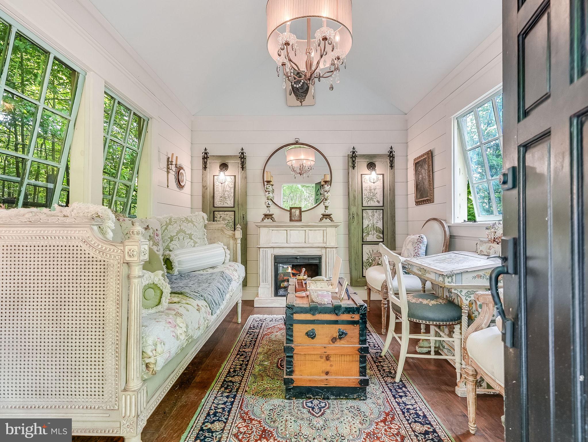 THE PLAINS - Residential