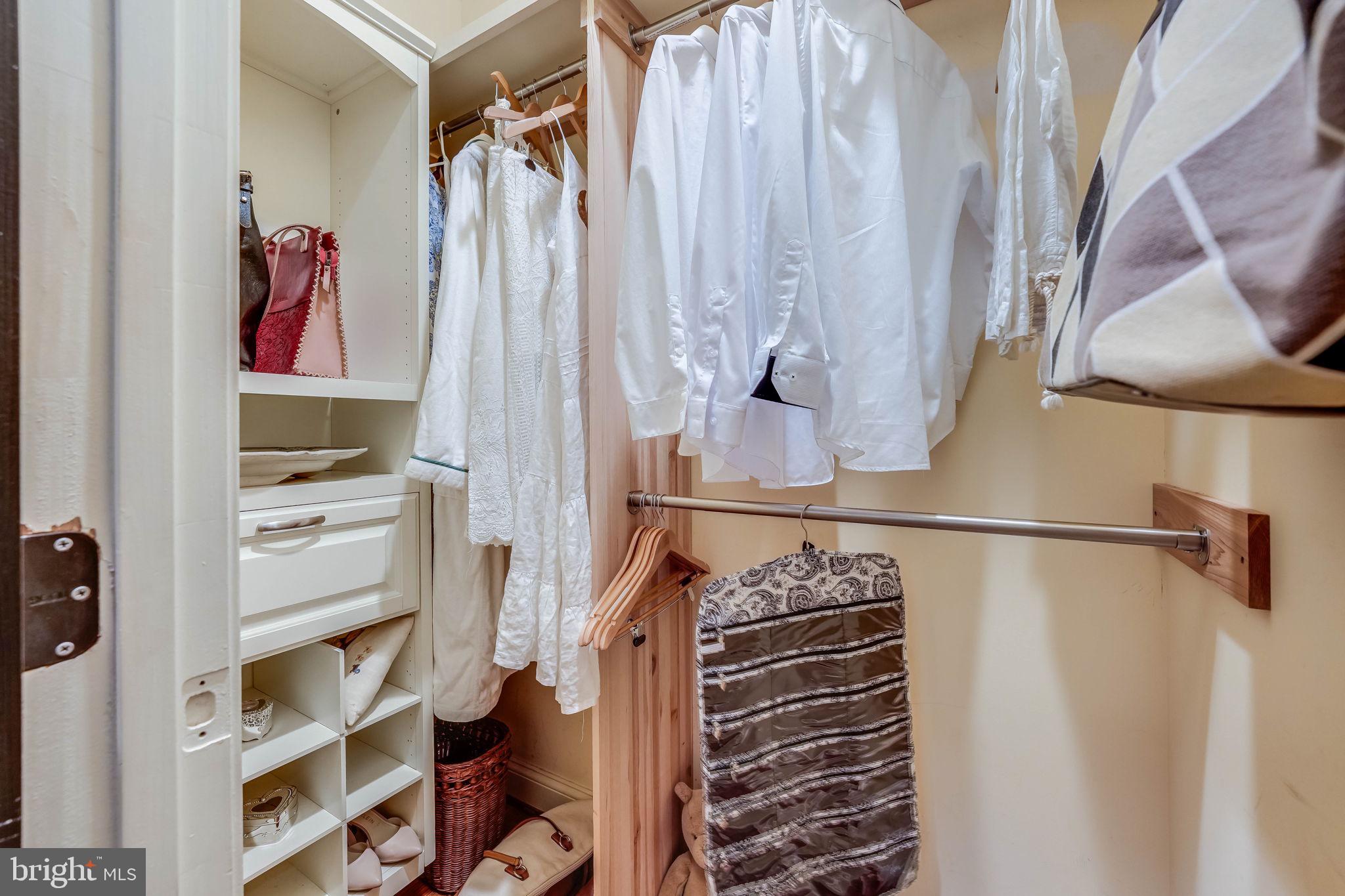 THE PLAINS - Residential