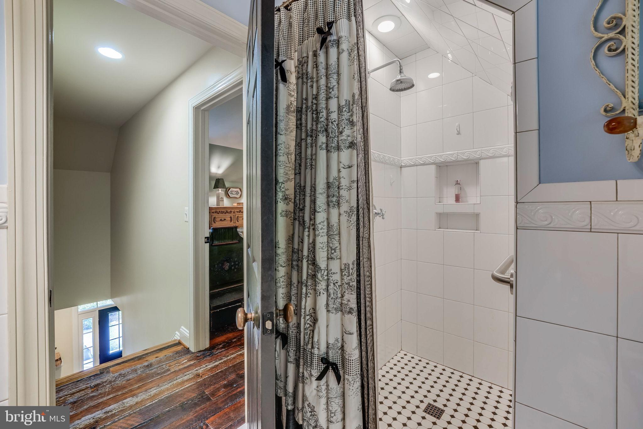 THE PLAINS - Residential