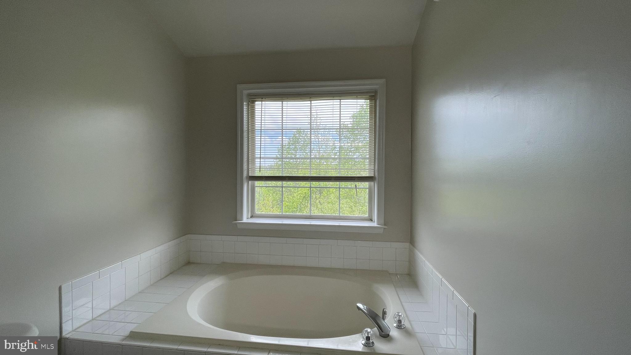 STONE RIVER - Residential Lease