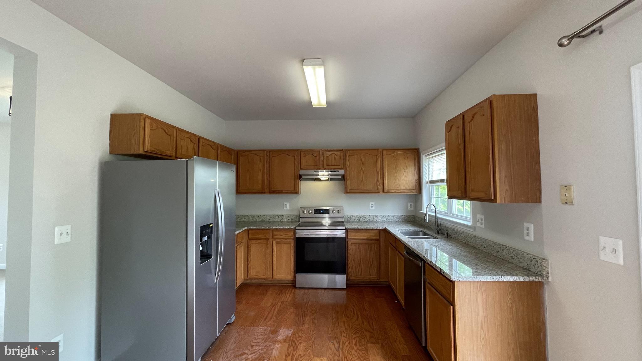 STONE RIVER - Residential Lease