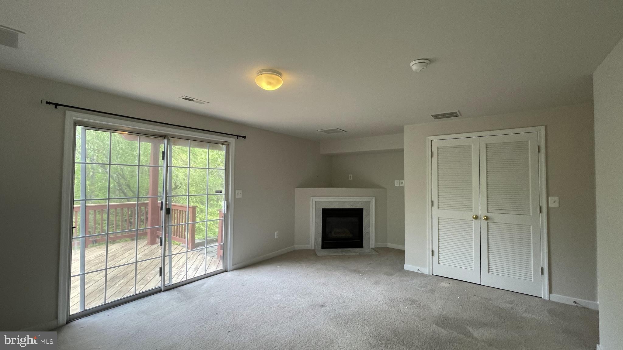 STONE RIVER - Residential Lease