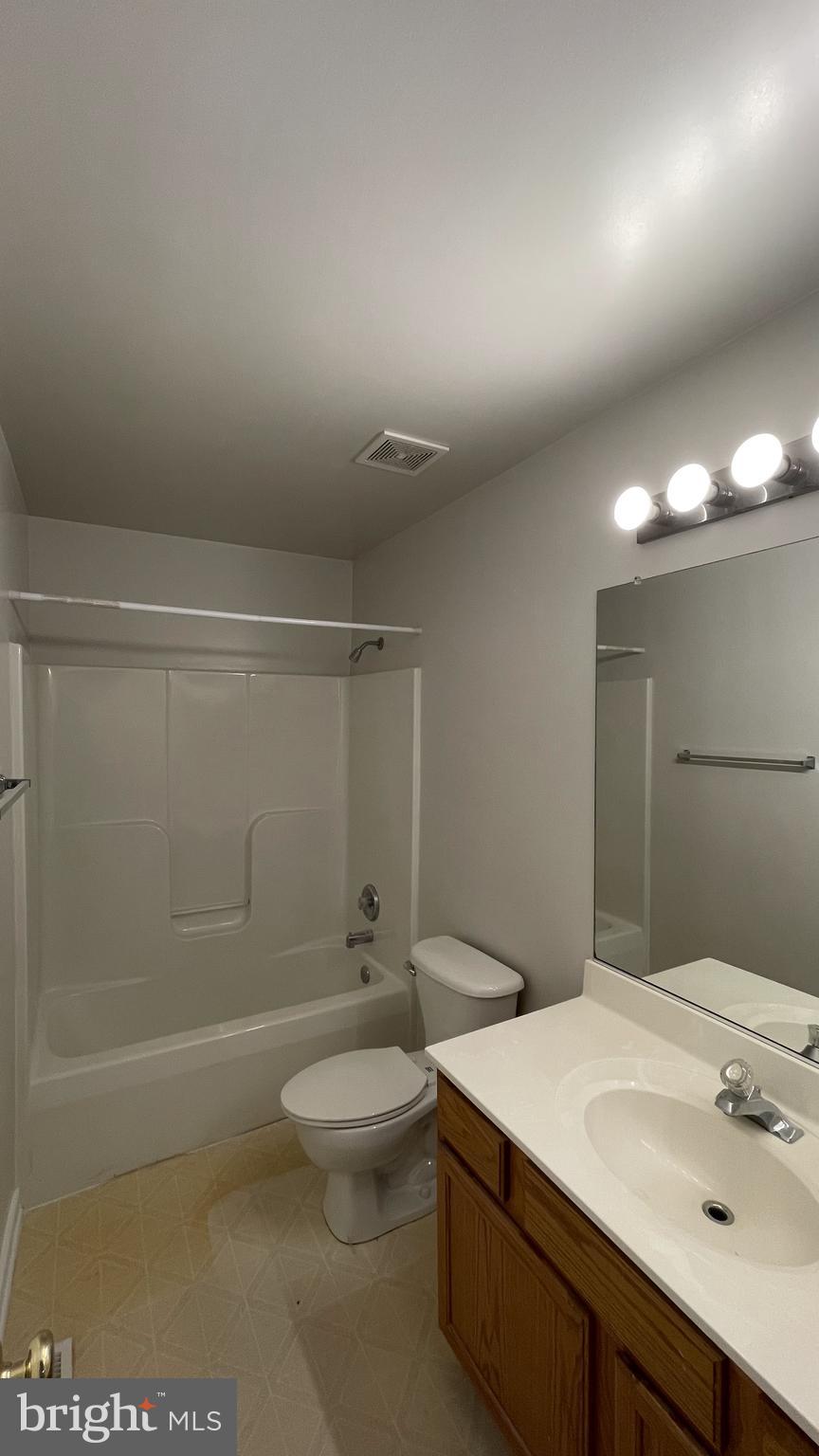 STONE RIVER - Residential Lease