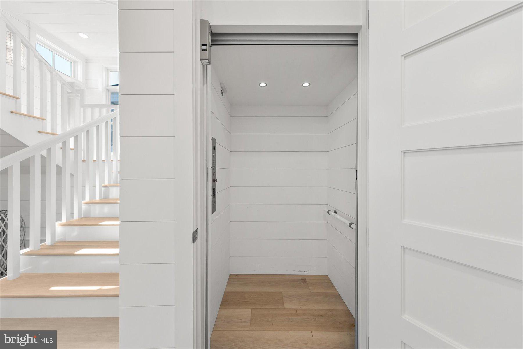 SUSSEX SHORES - Residential