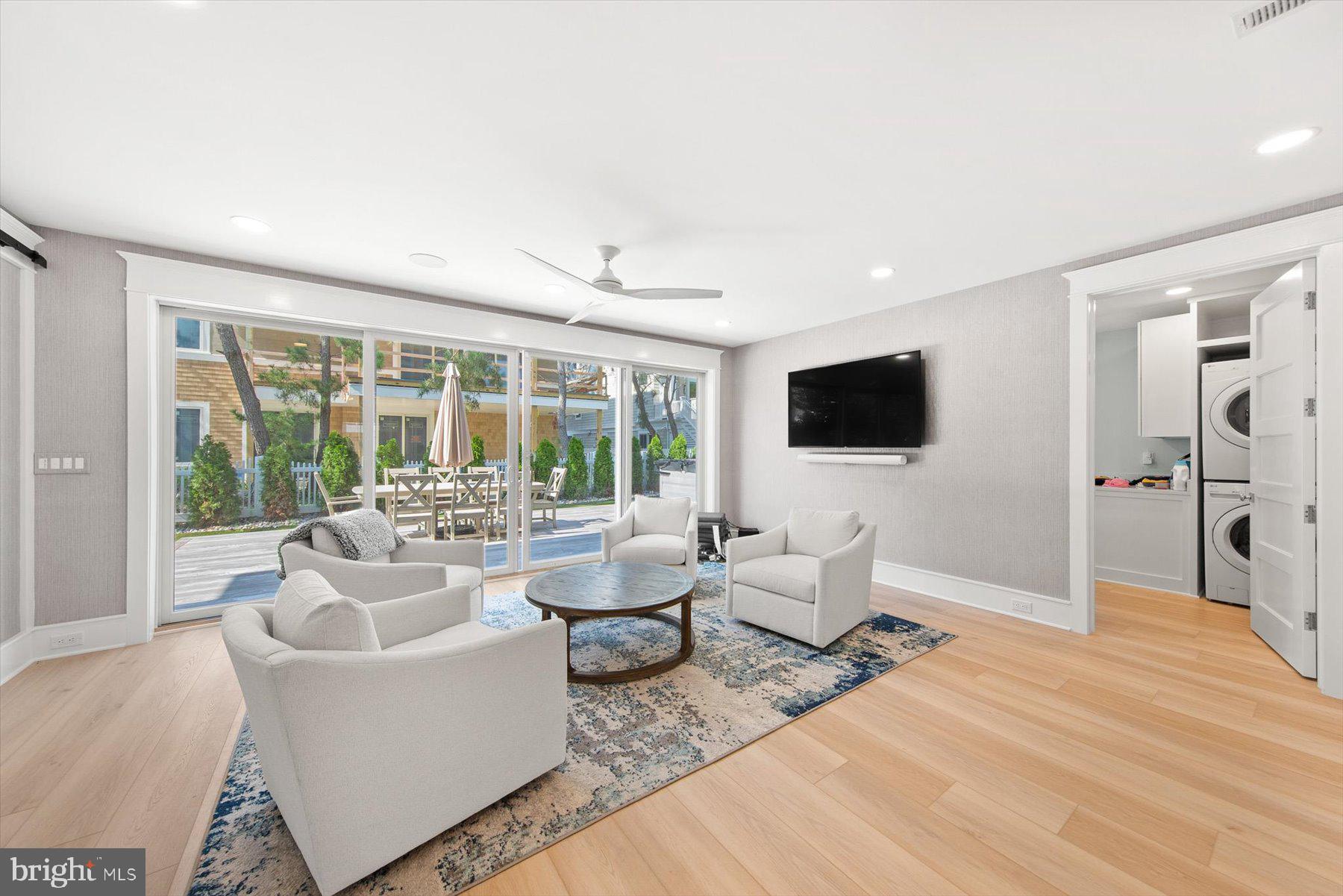 SUSSEX SHORES - Residential