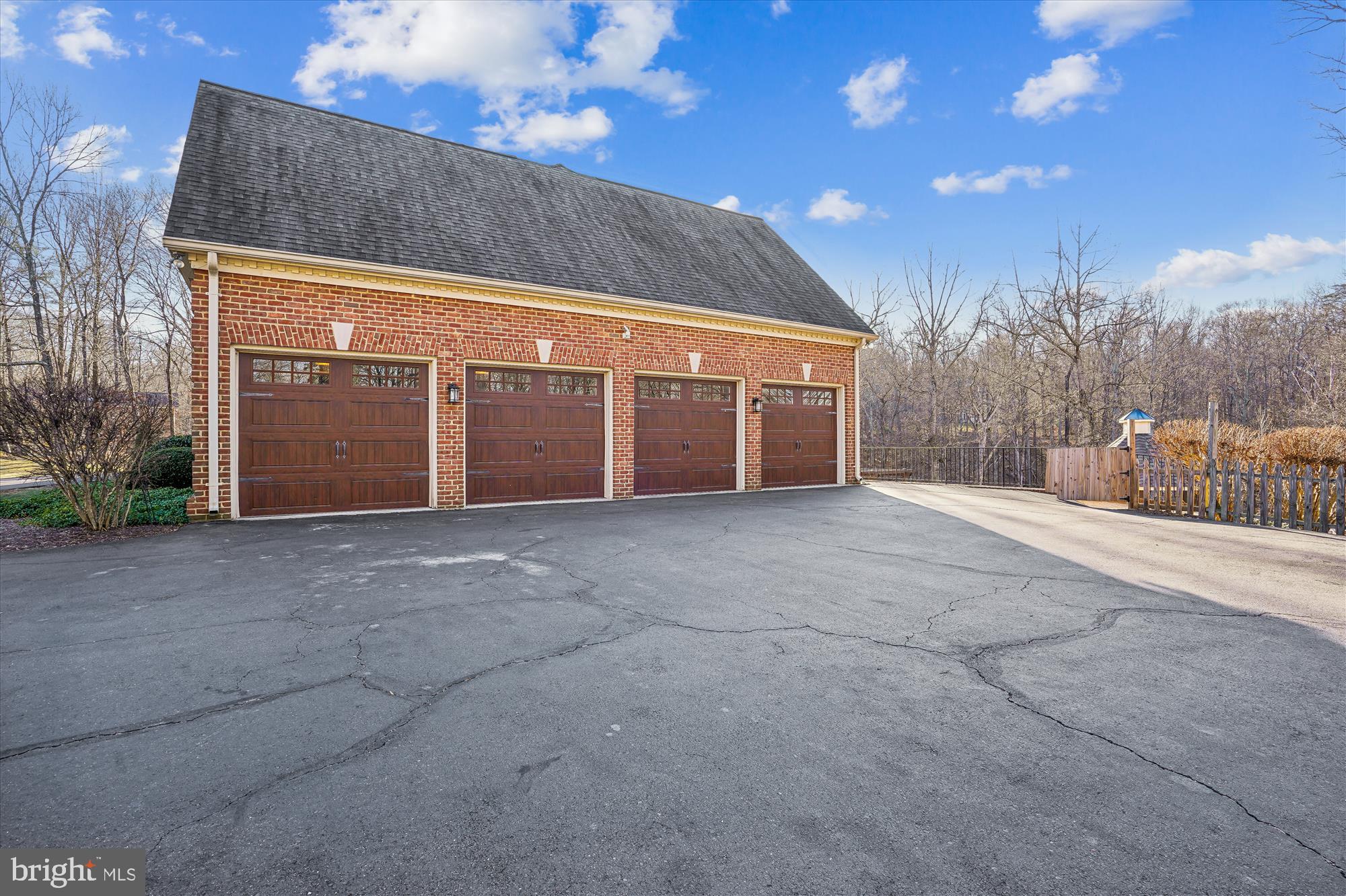 GLENCAIRN - Residential