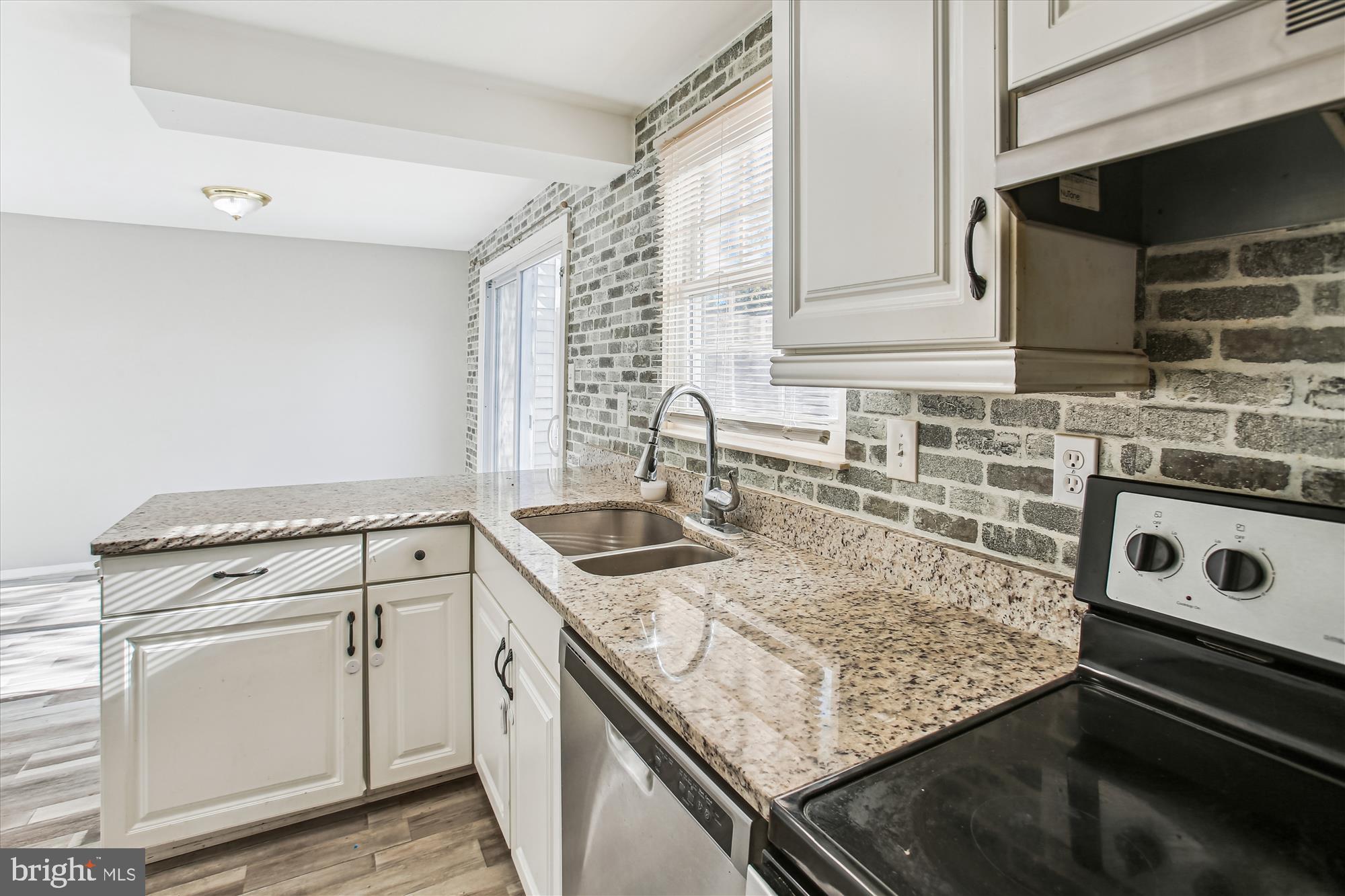 AMBER MEADOWS - Residential