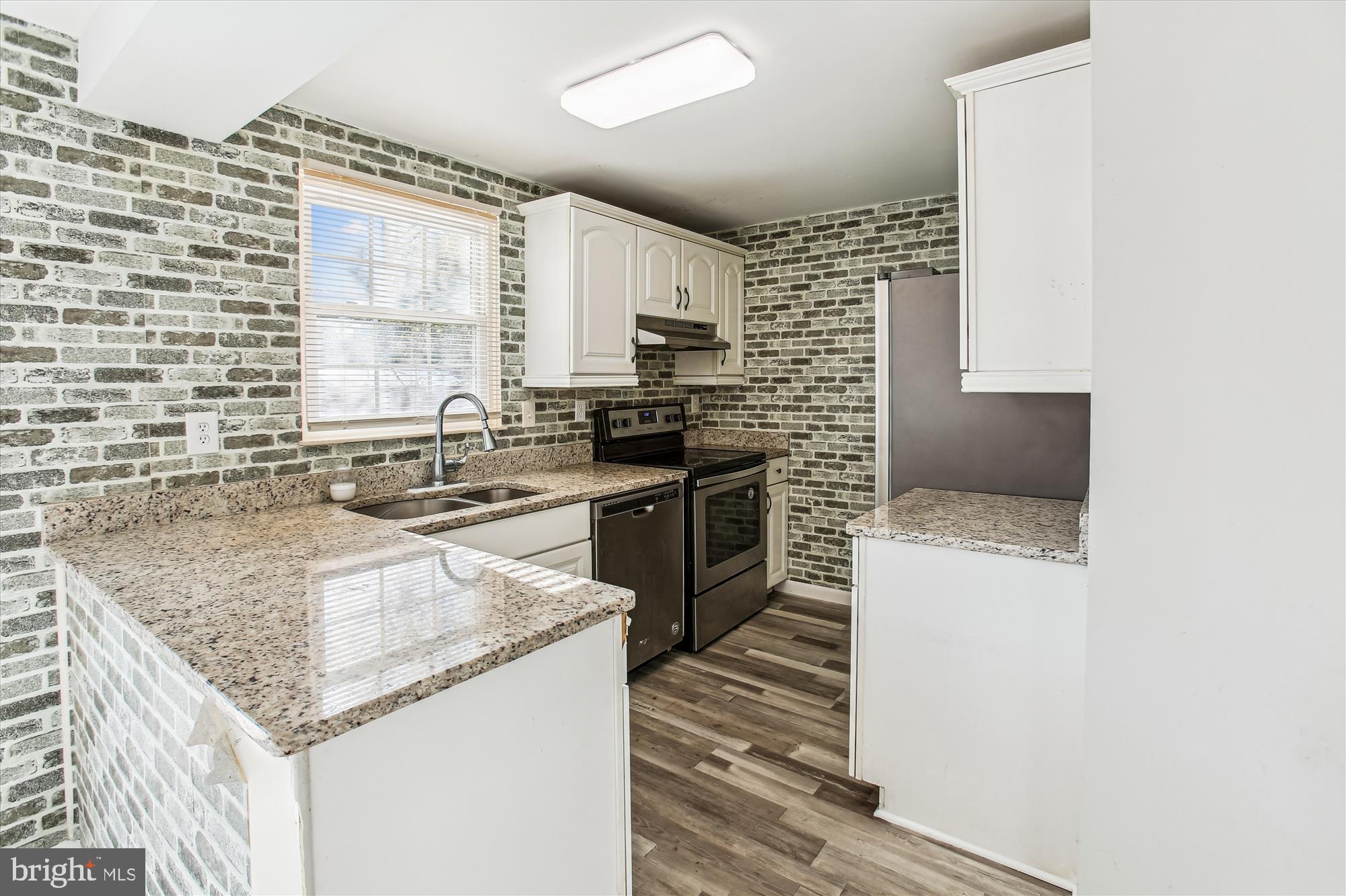 AMBER MEADOWS - Residential