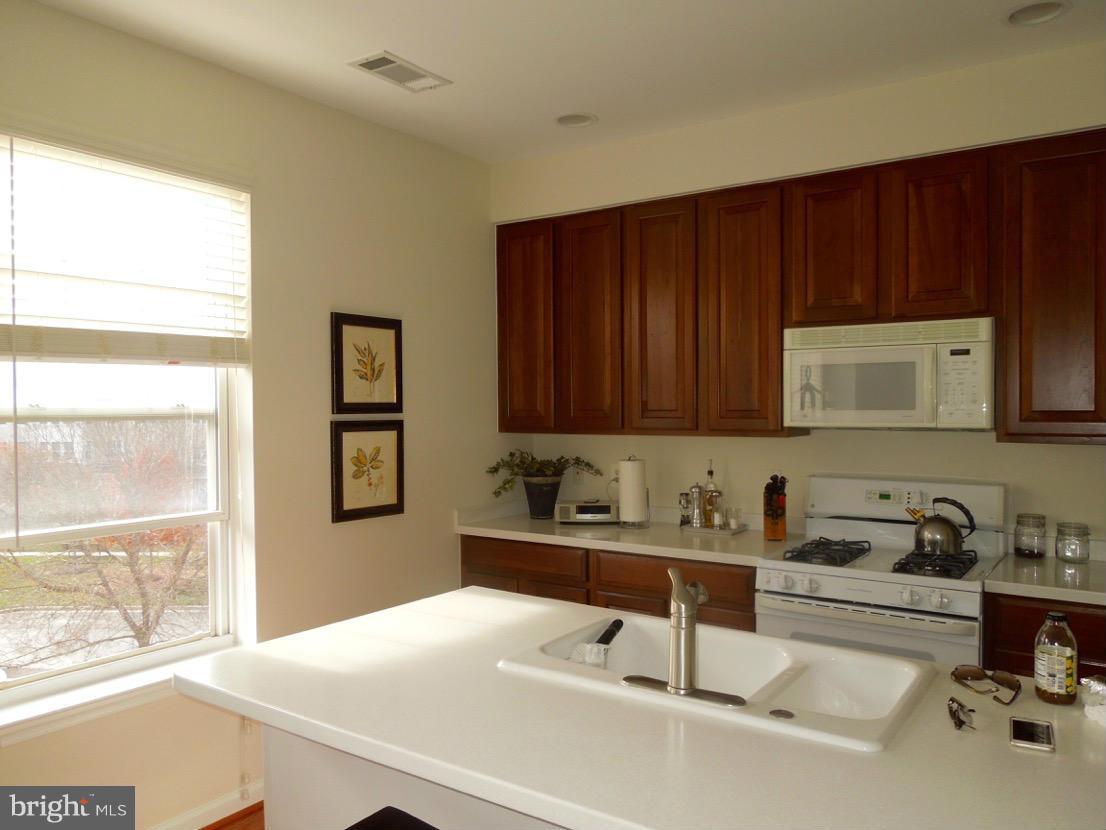 LAKELAND RIDGE - Residential Lease