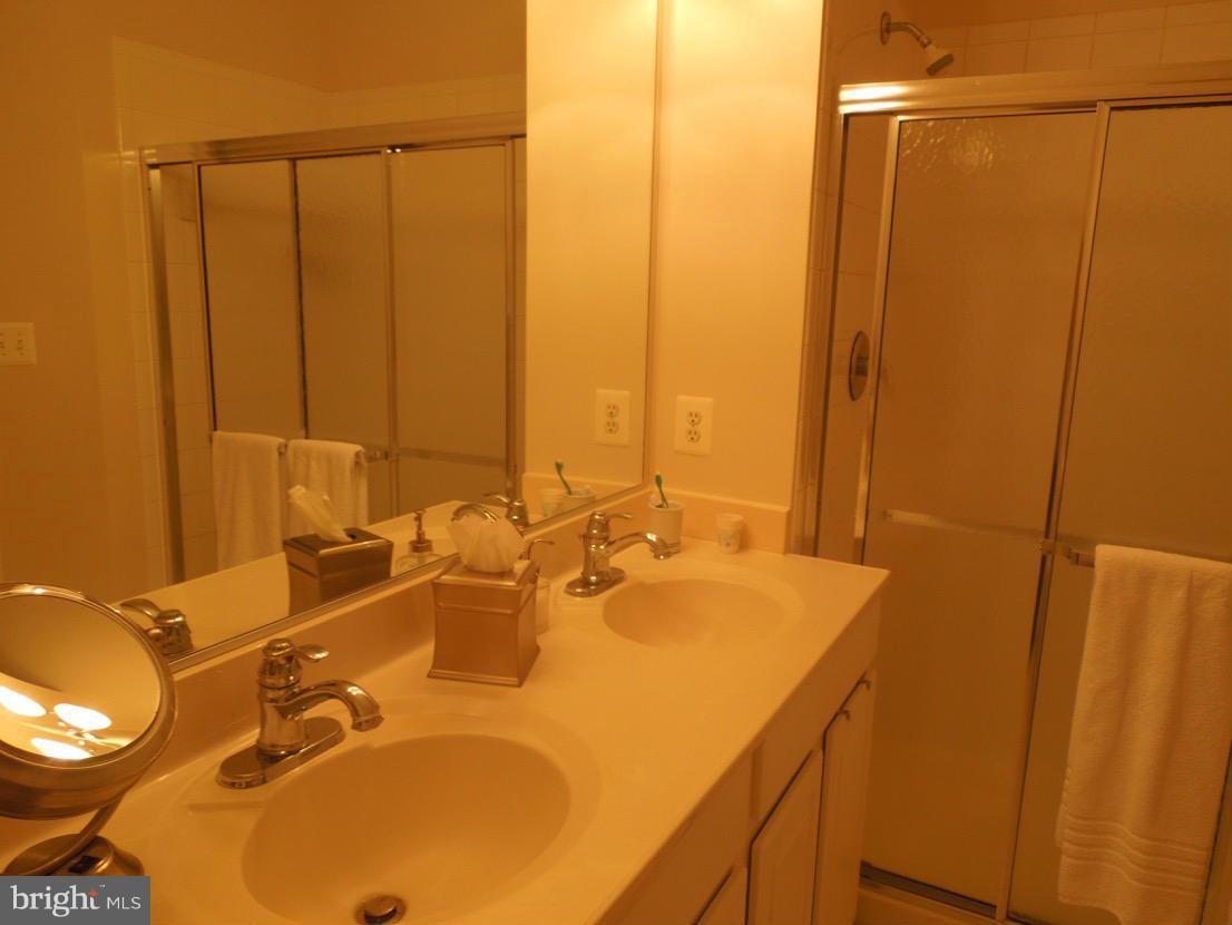 LAKELAND RIDGE - Residential Lease