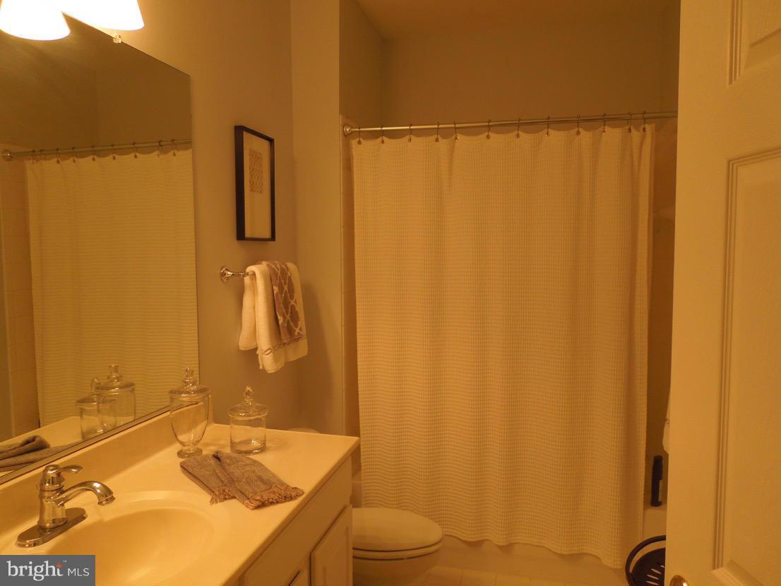 LAKELAND RIDGE - Residential Lease