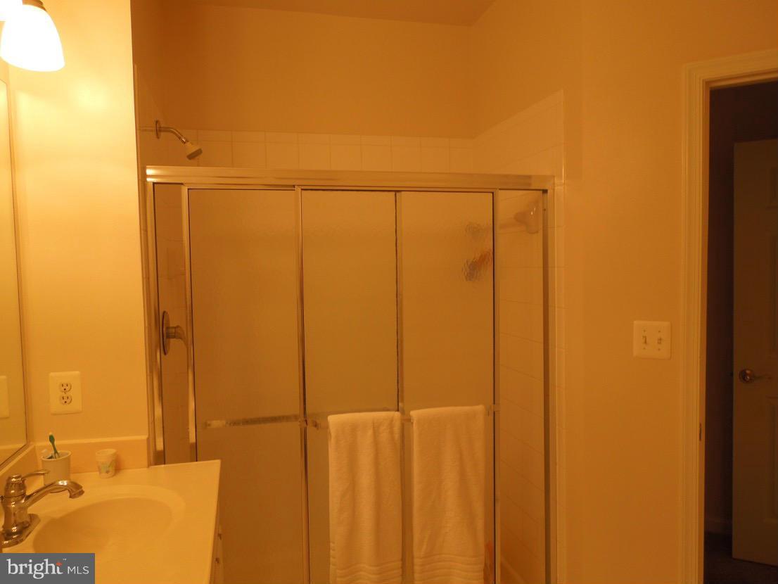 LAKELAND RIDGE - Residential Lease