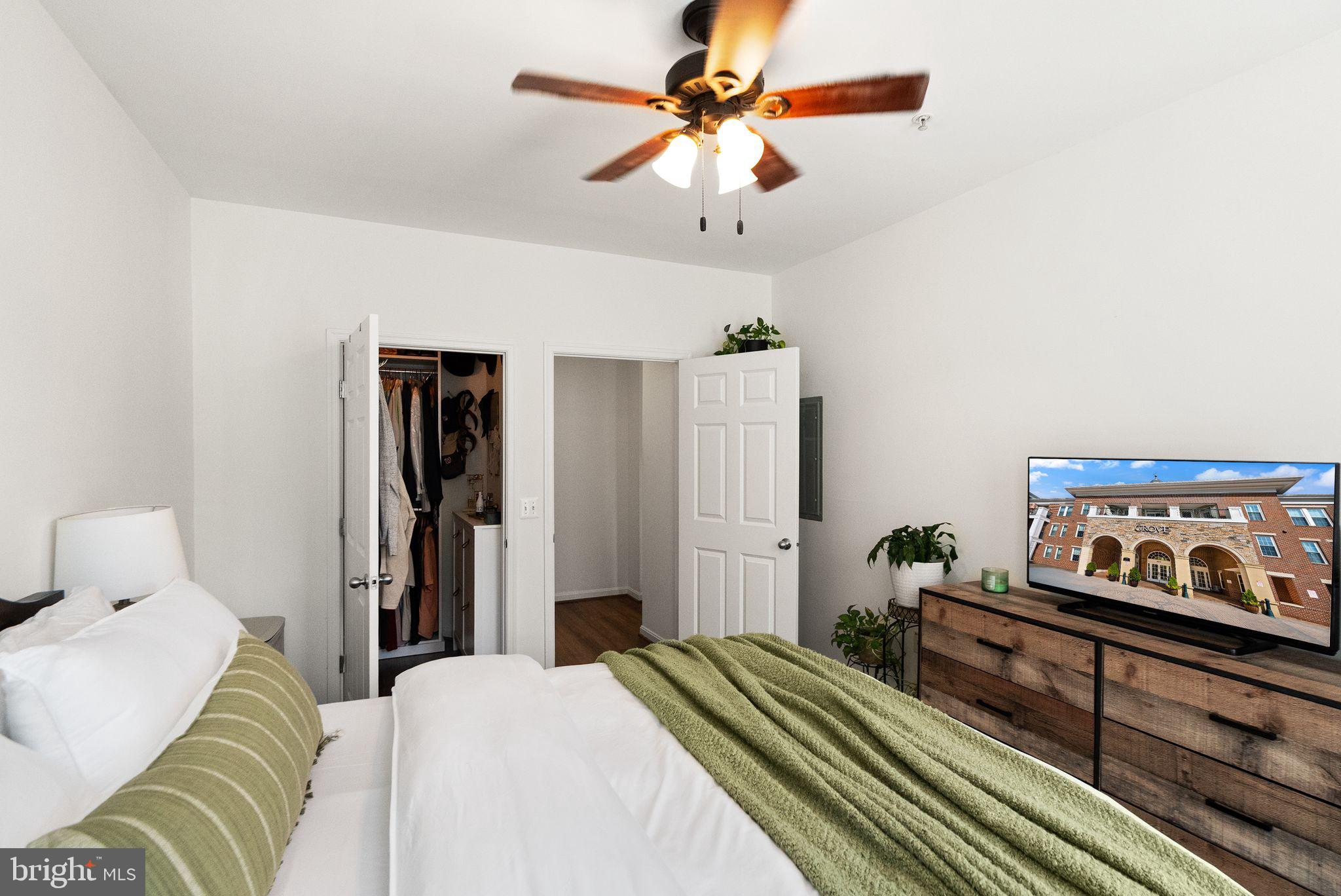 GROVE AT ARLINGTON - Residential