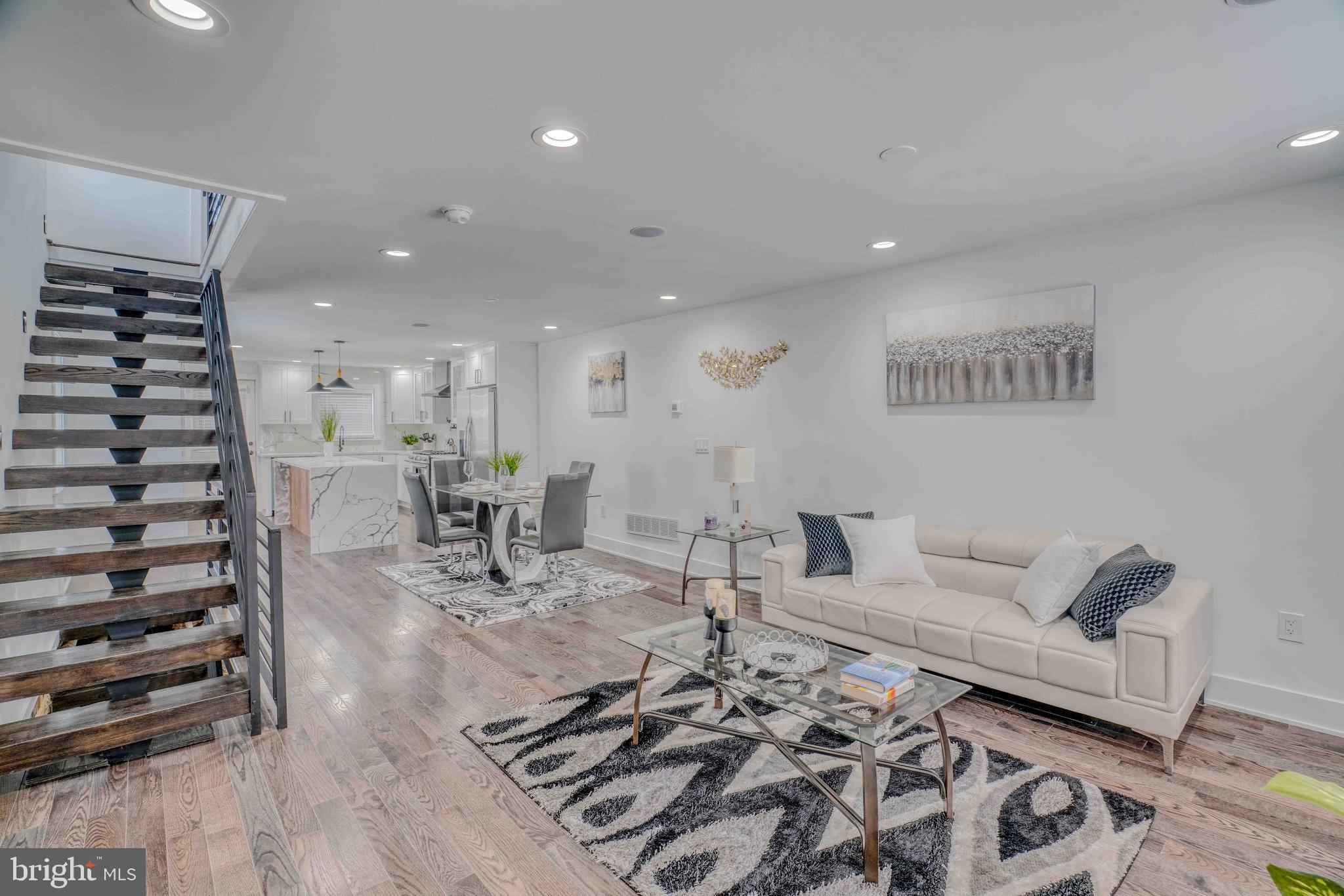 PORT RICHMOND - Residential