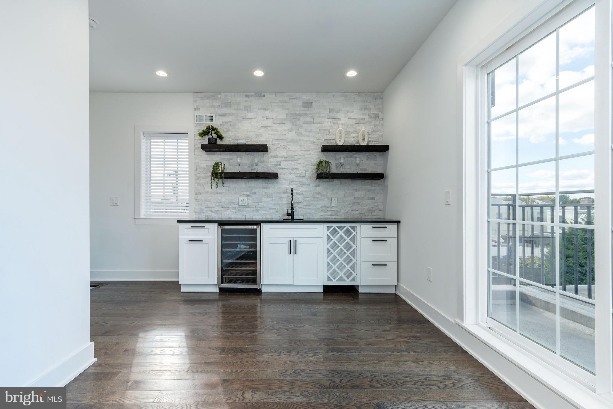 PORT RICHMOND - Residential