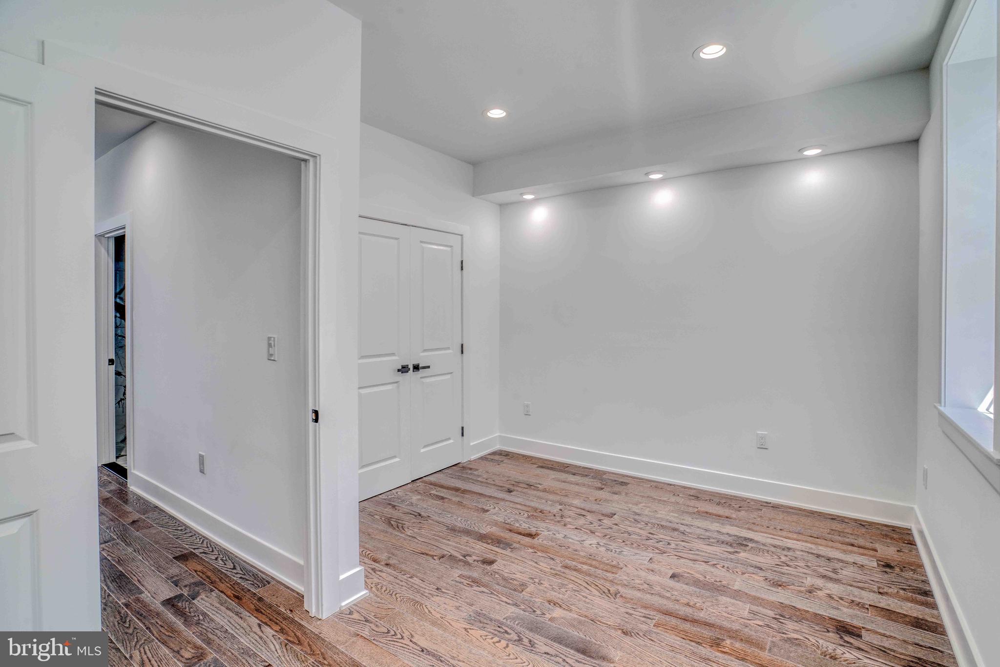 PORT RICHMOND - Residential