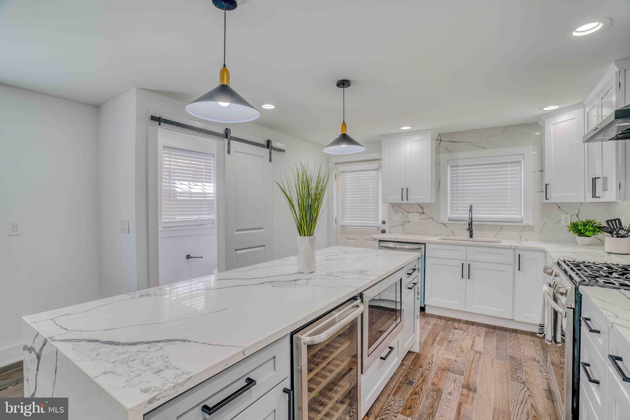 PORT RICHMOND - Residential