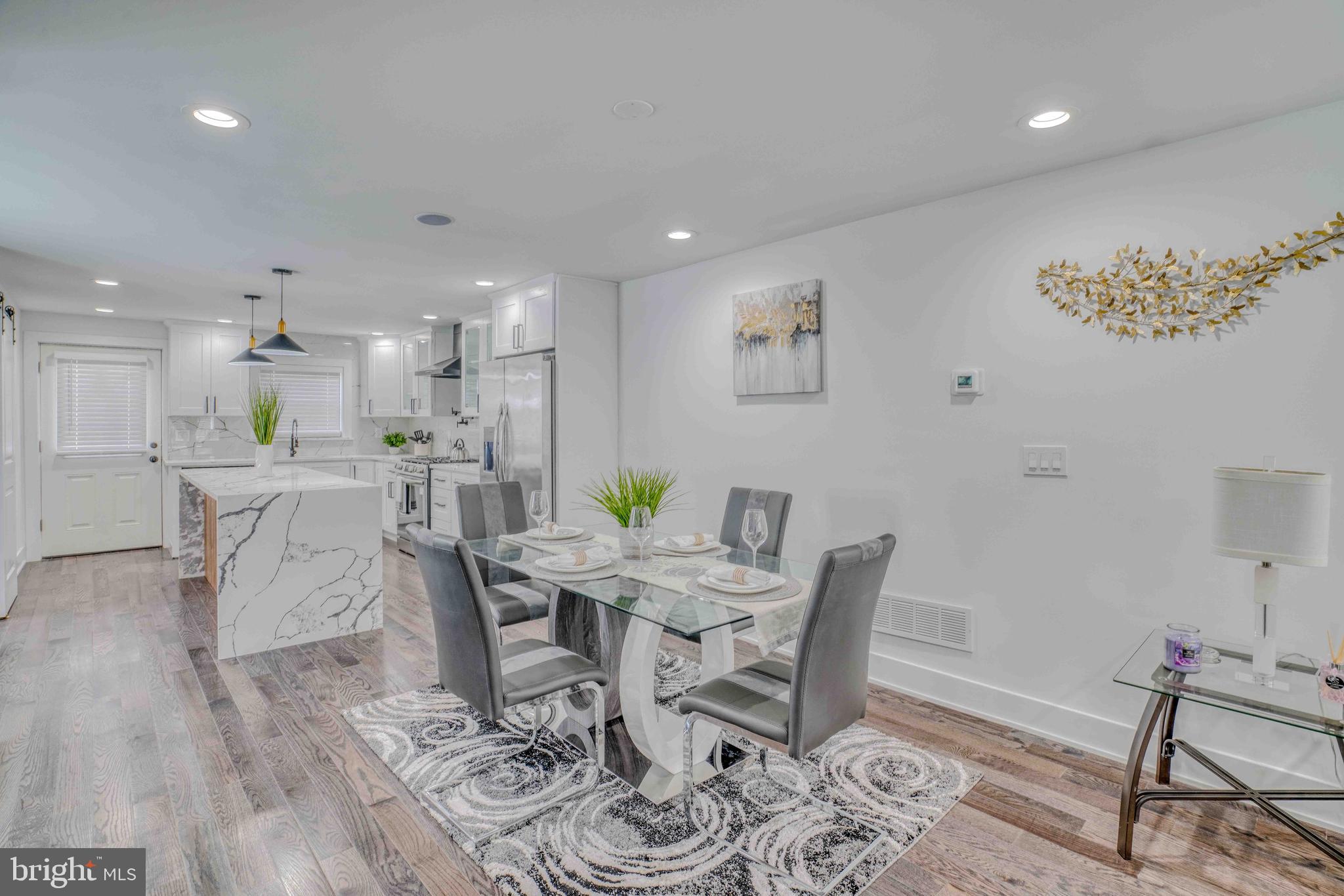 PORT RICHMOND - Residential