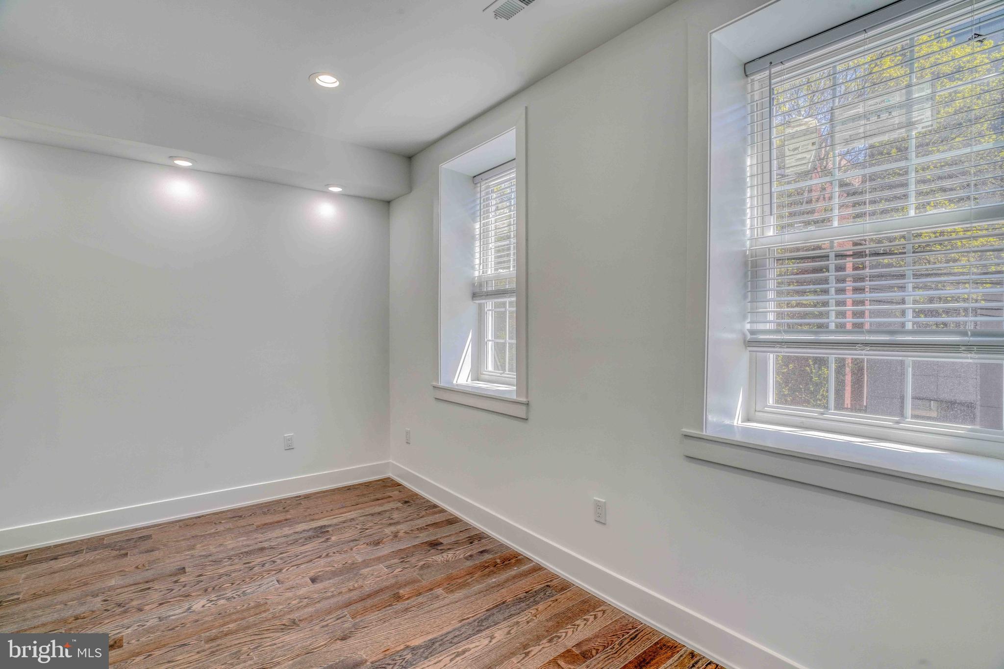 PORT RICHMOND - Residential