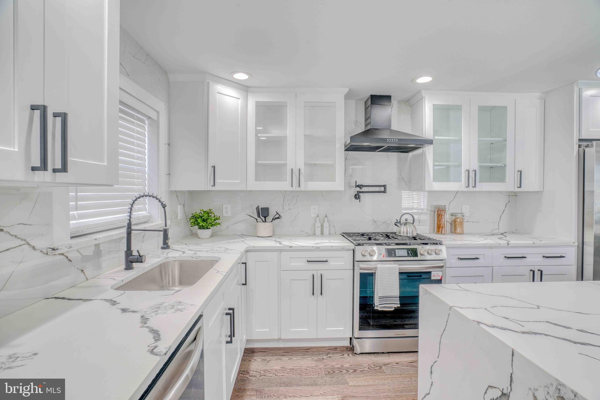 PORT RICHMOND - Residential