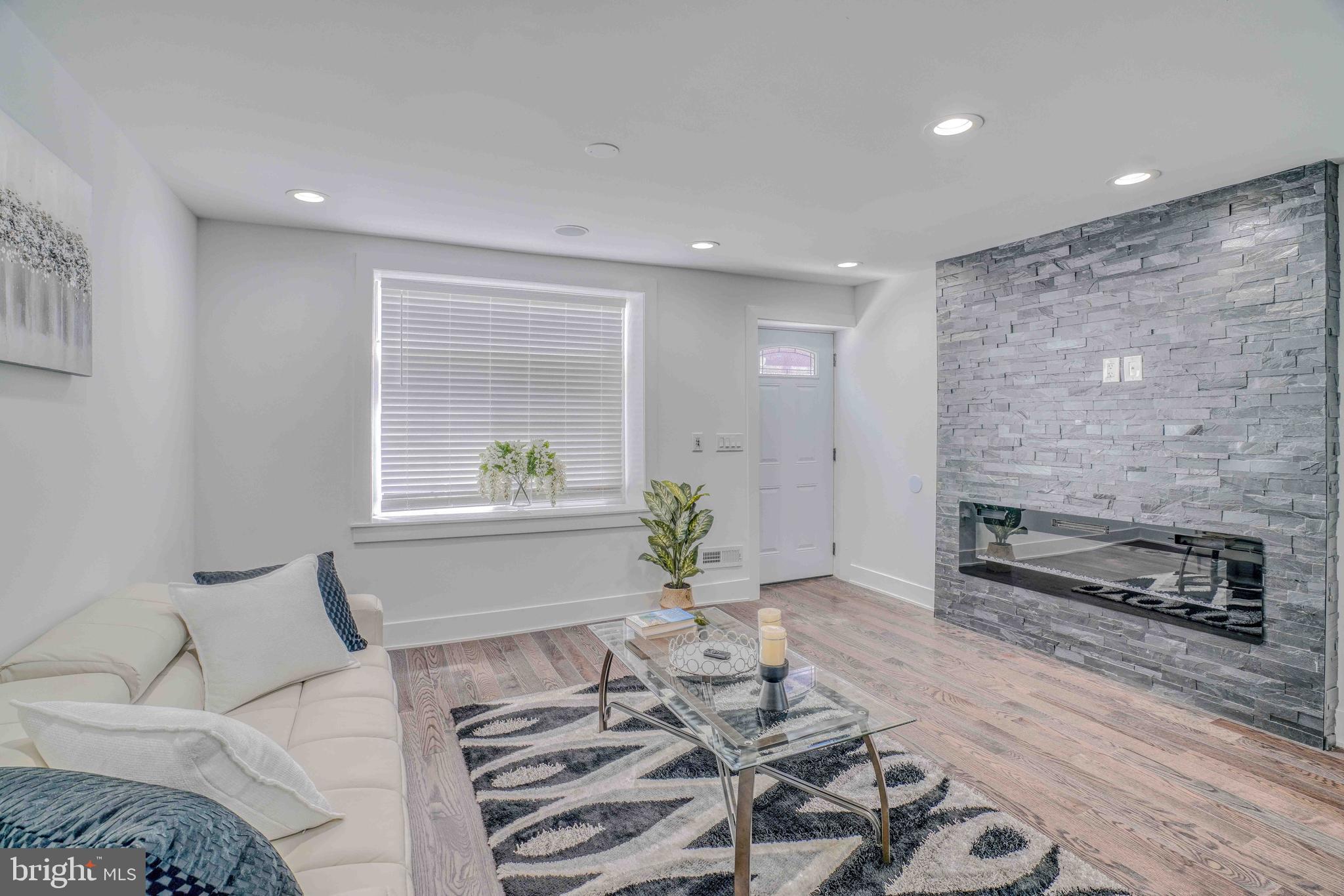 PORT RICHMOND - Residential