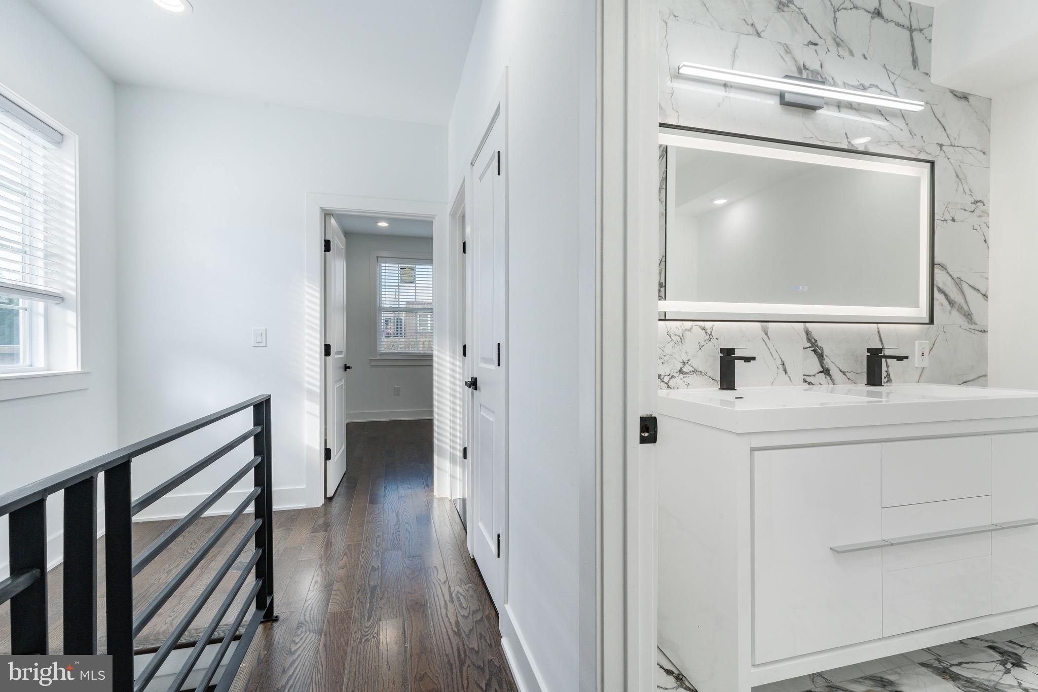 PORT RICHMOND - Residential