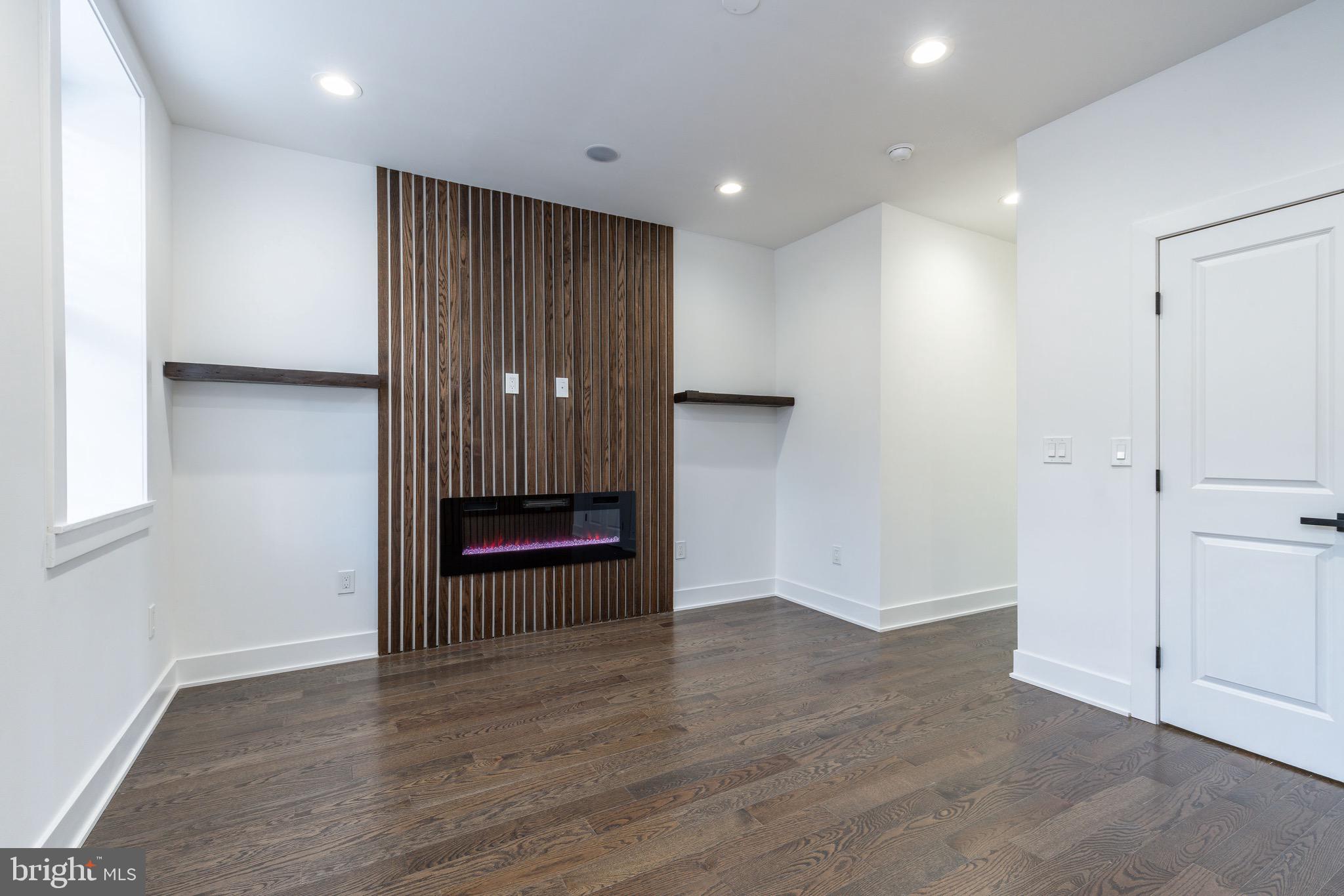 PORT RICHMOND - Residential