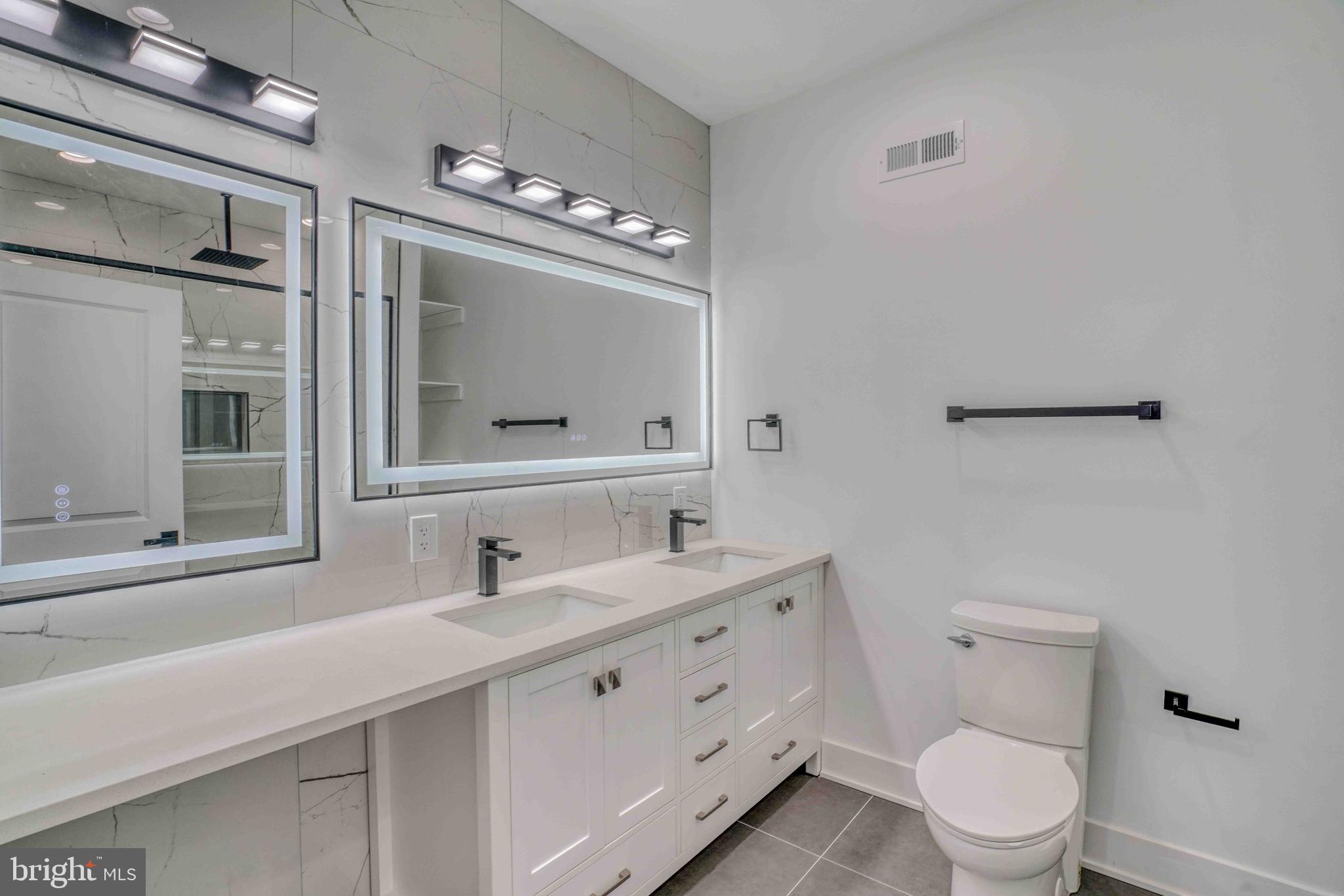 PORT RICHMOND - Residential