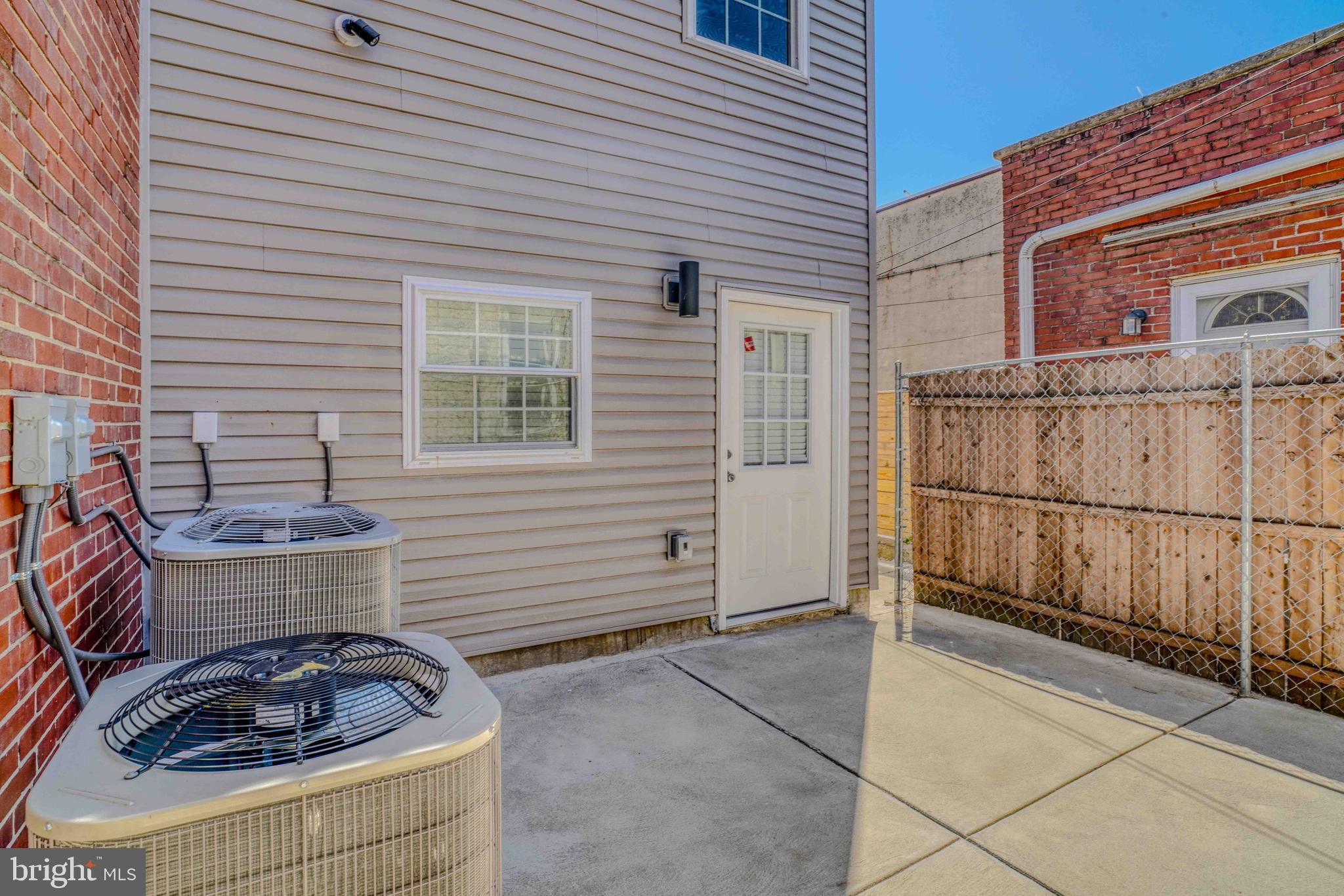 PORT RICHMOND - Residential