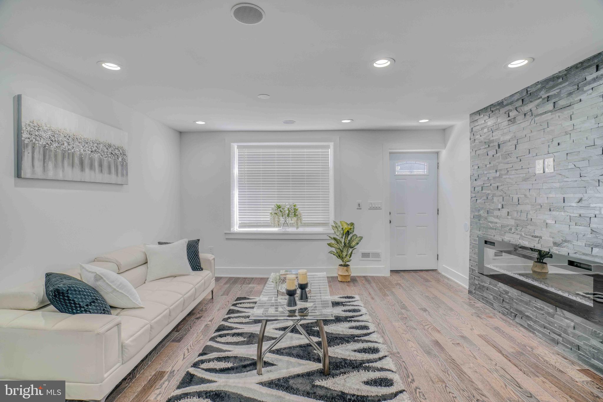 PORT RICHMOND - Residential