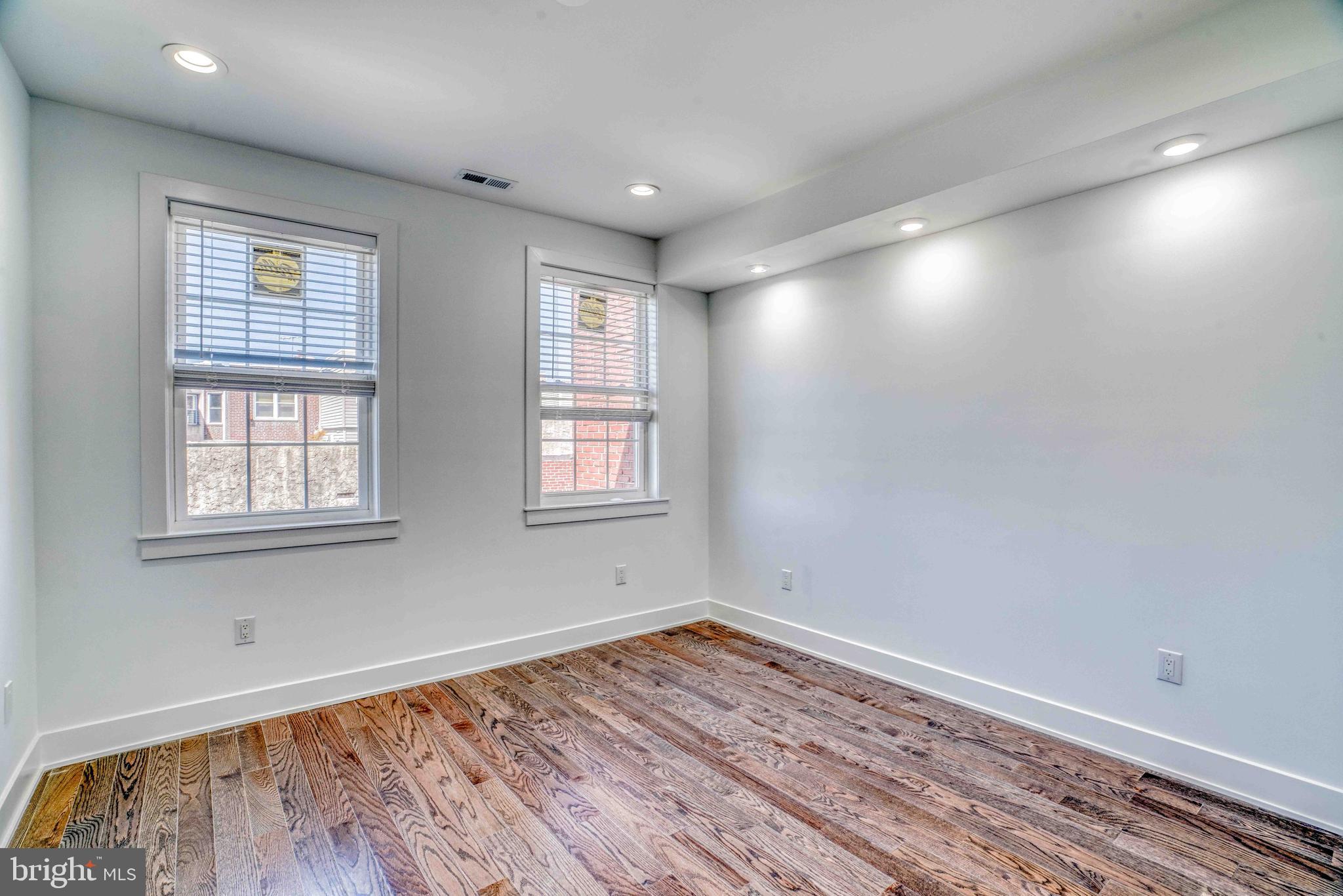 PORT RICHMOND - Residential