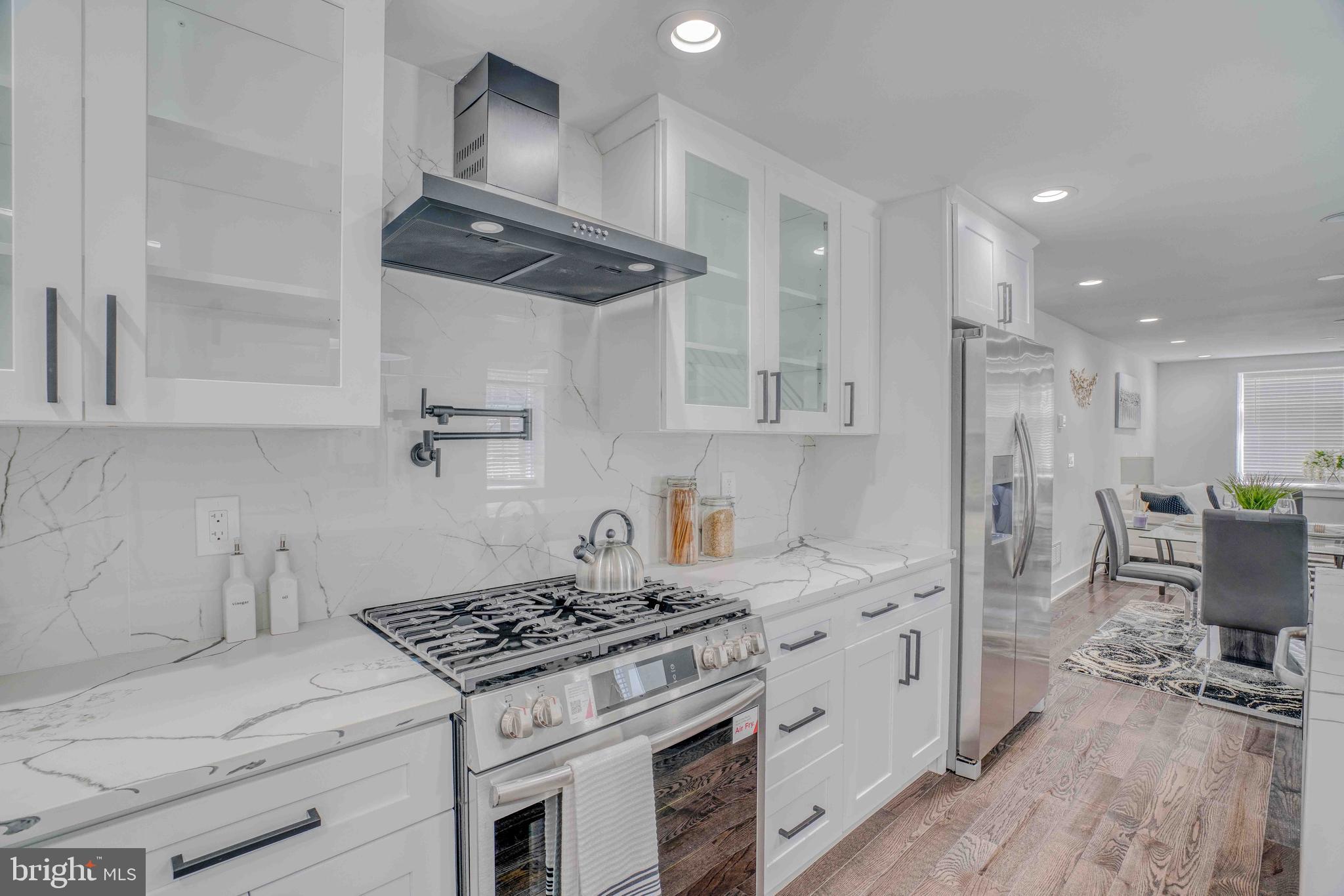 PORT RICHMOND - Residential