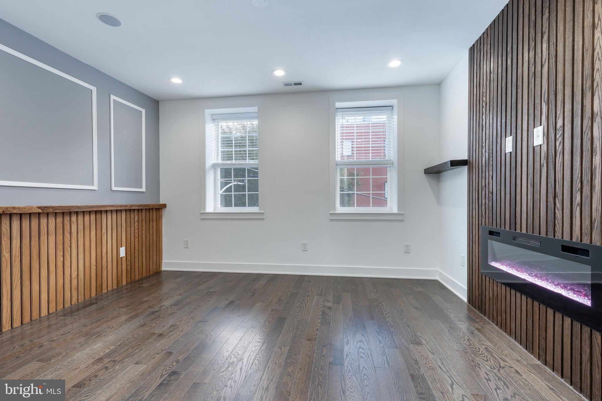 PORT RICHMOND - Residential