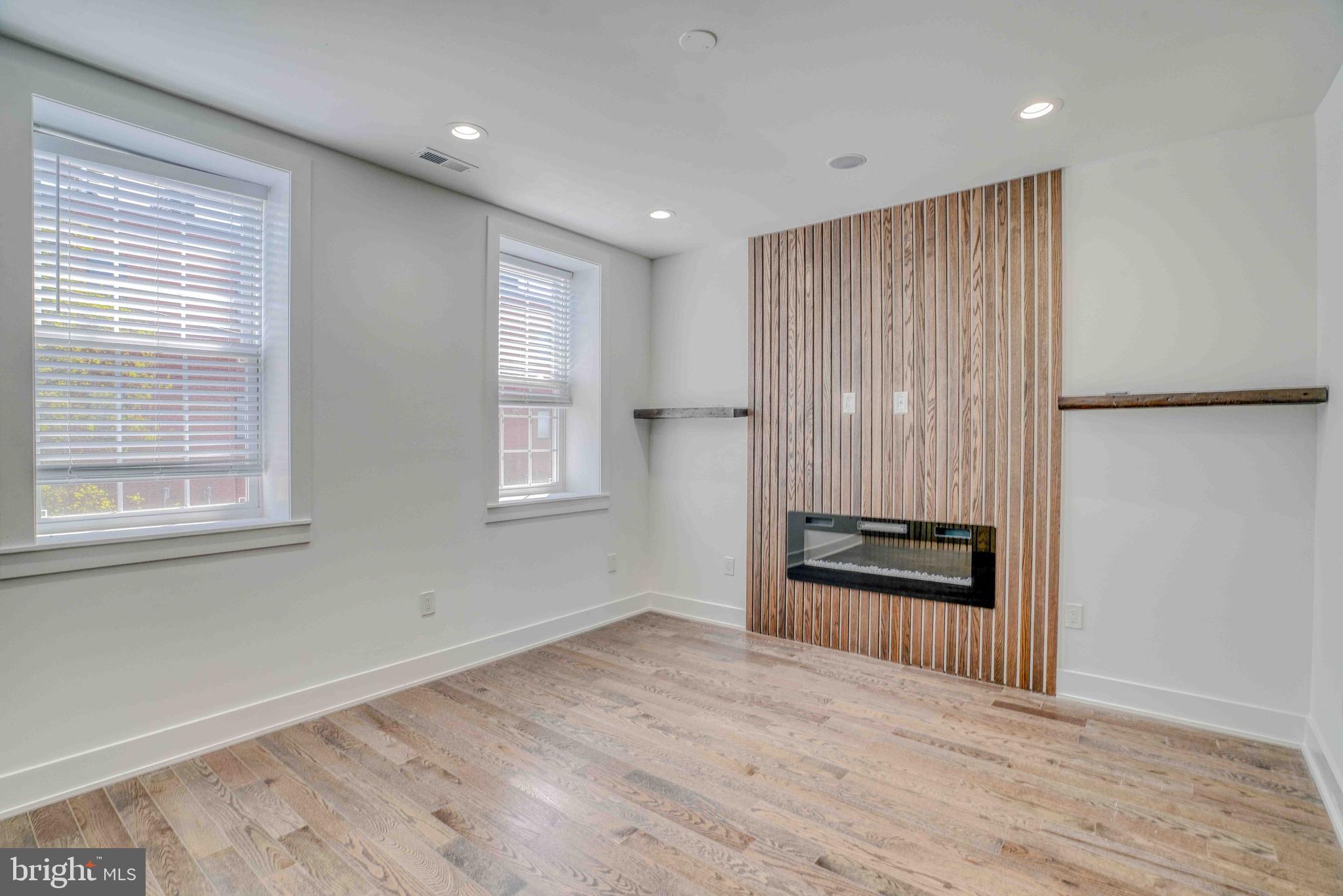 PORT RICHMOND - Residential