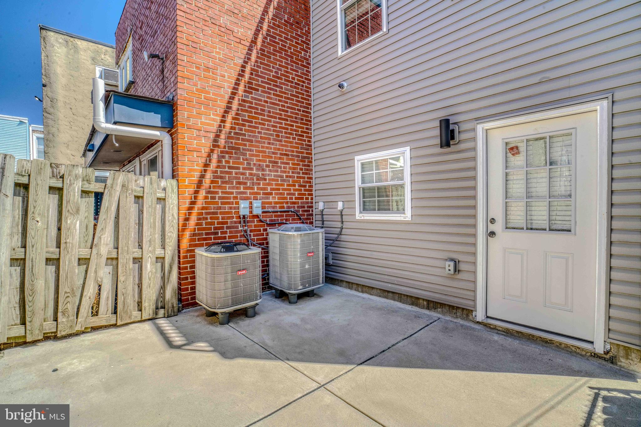 PORT RICHMOND - Residential