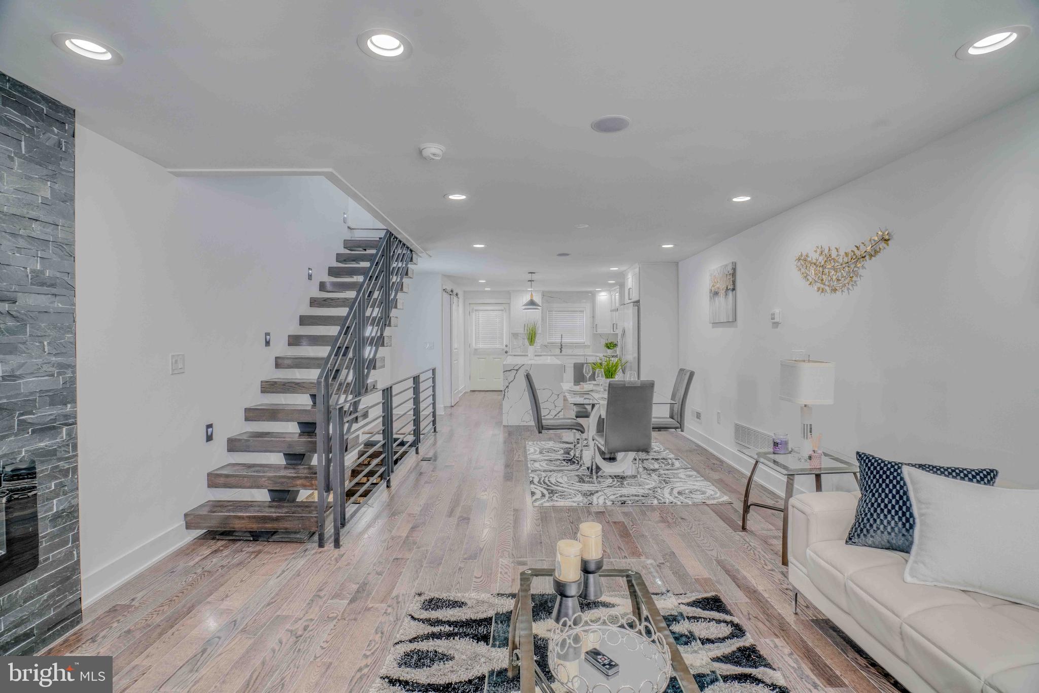PORT RICHMOND - Residential