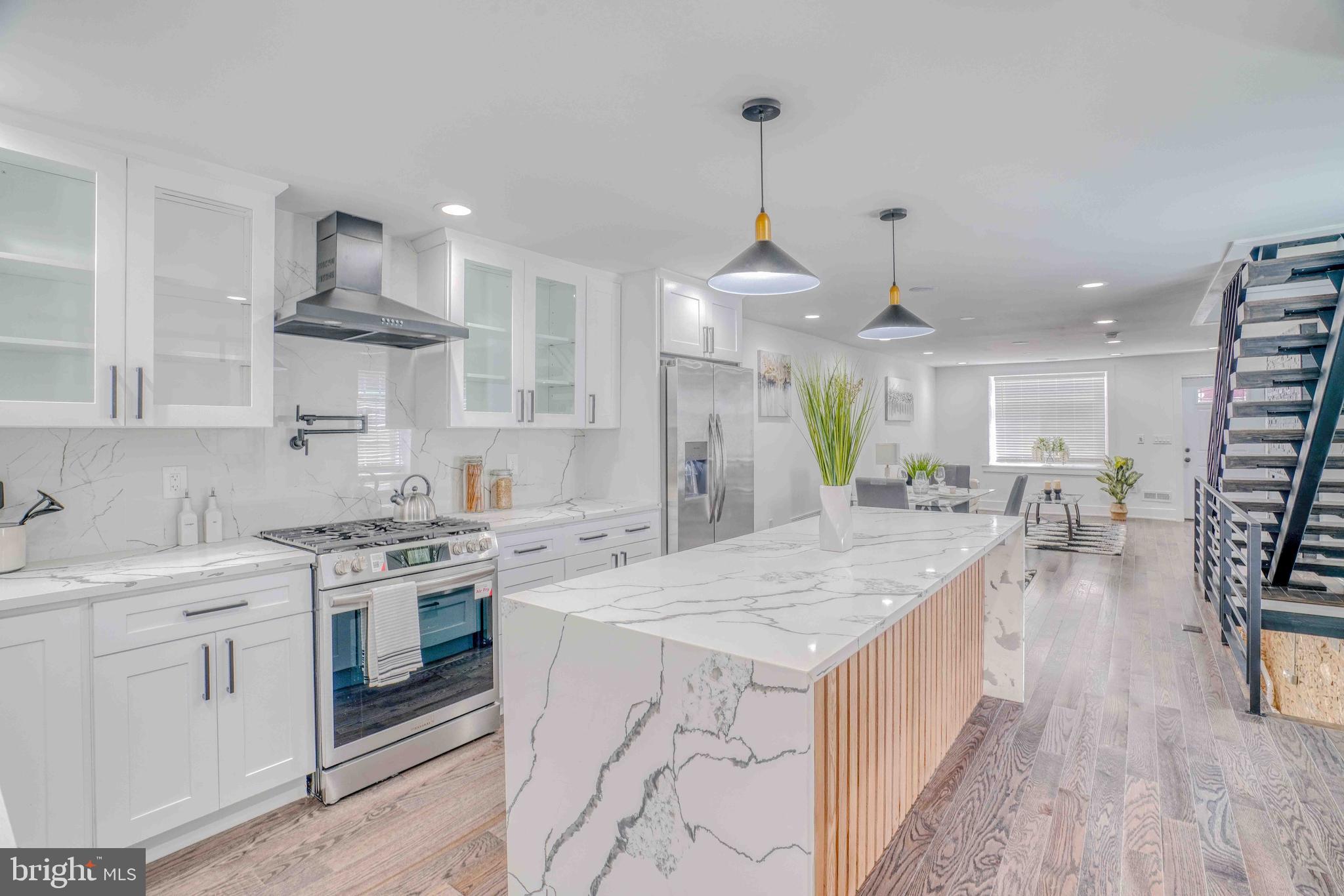 PORT RICHMOND - Residential