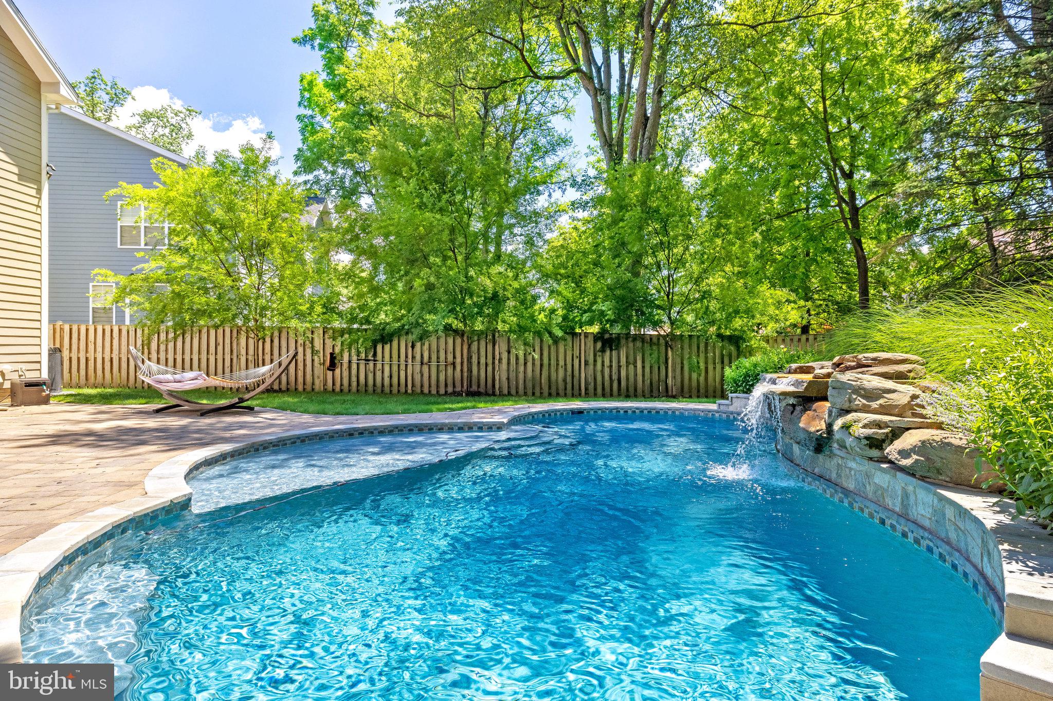 VIENNA WOODS - Residential