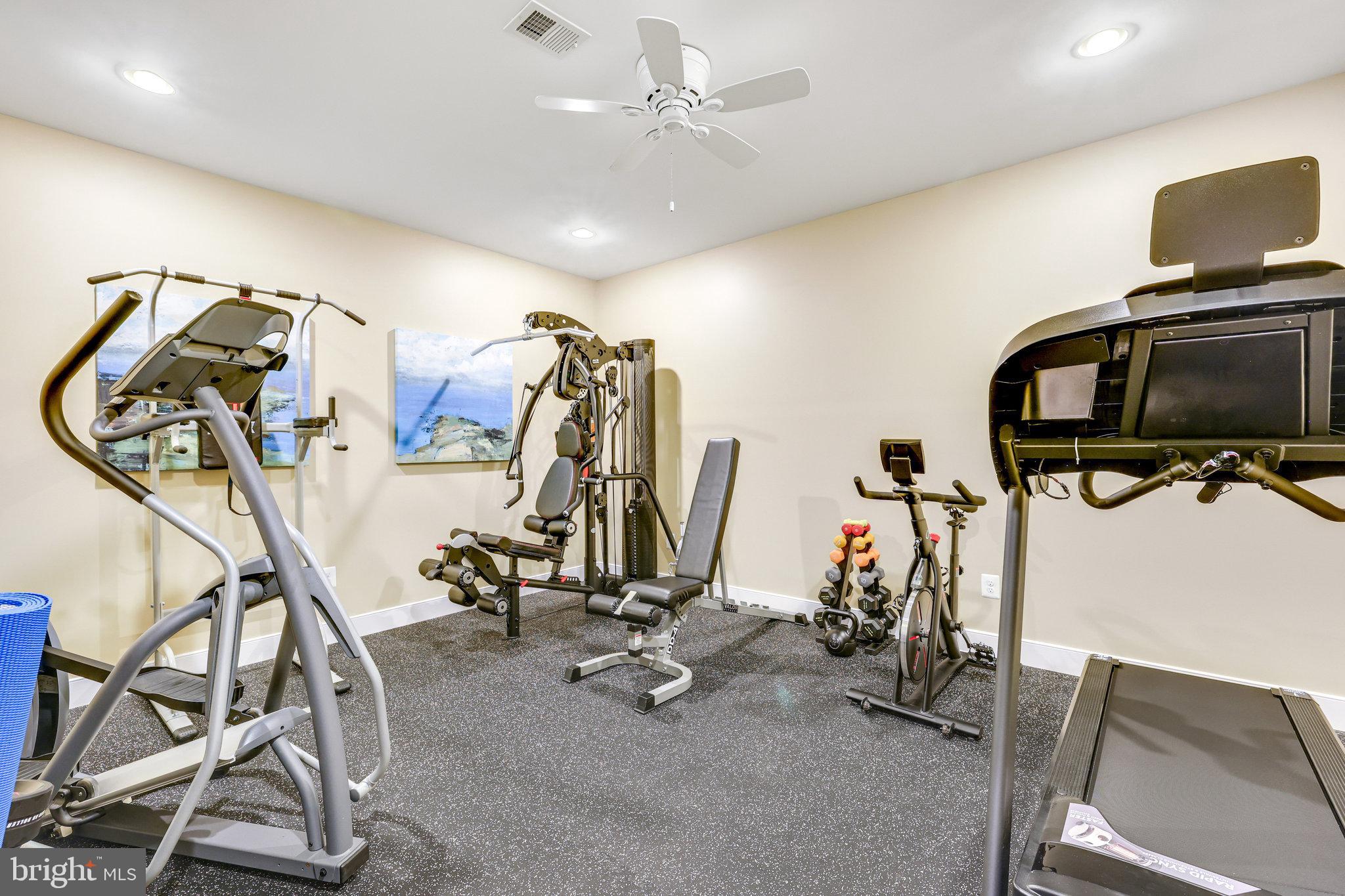 VIENNA WOODS - Residential