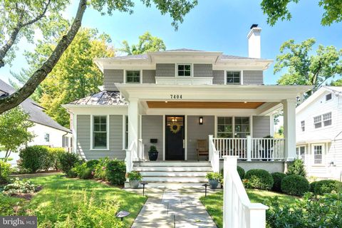 Photo of 7404 RIDGEWOOD AVE, CHEVY CHASE, MD 20815 (MLS # MDMC2097718)