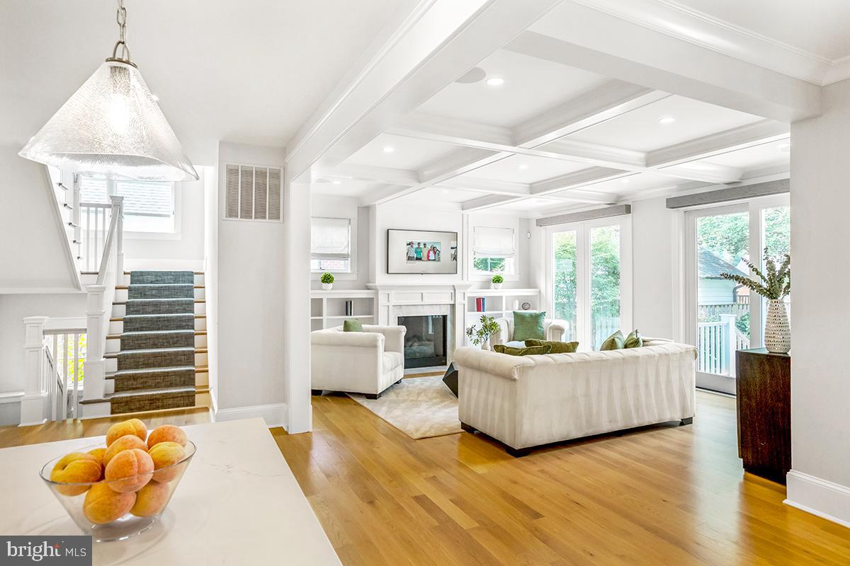 CHEVY CHASE - Residential