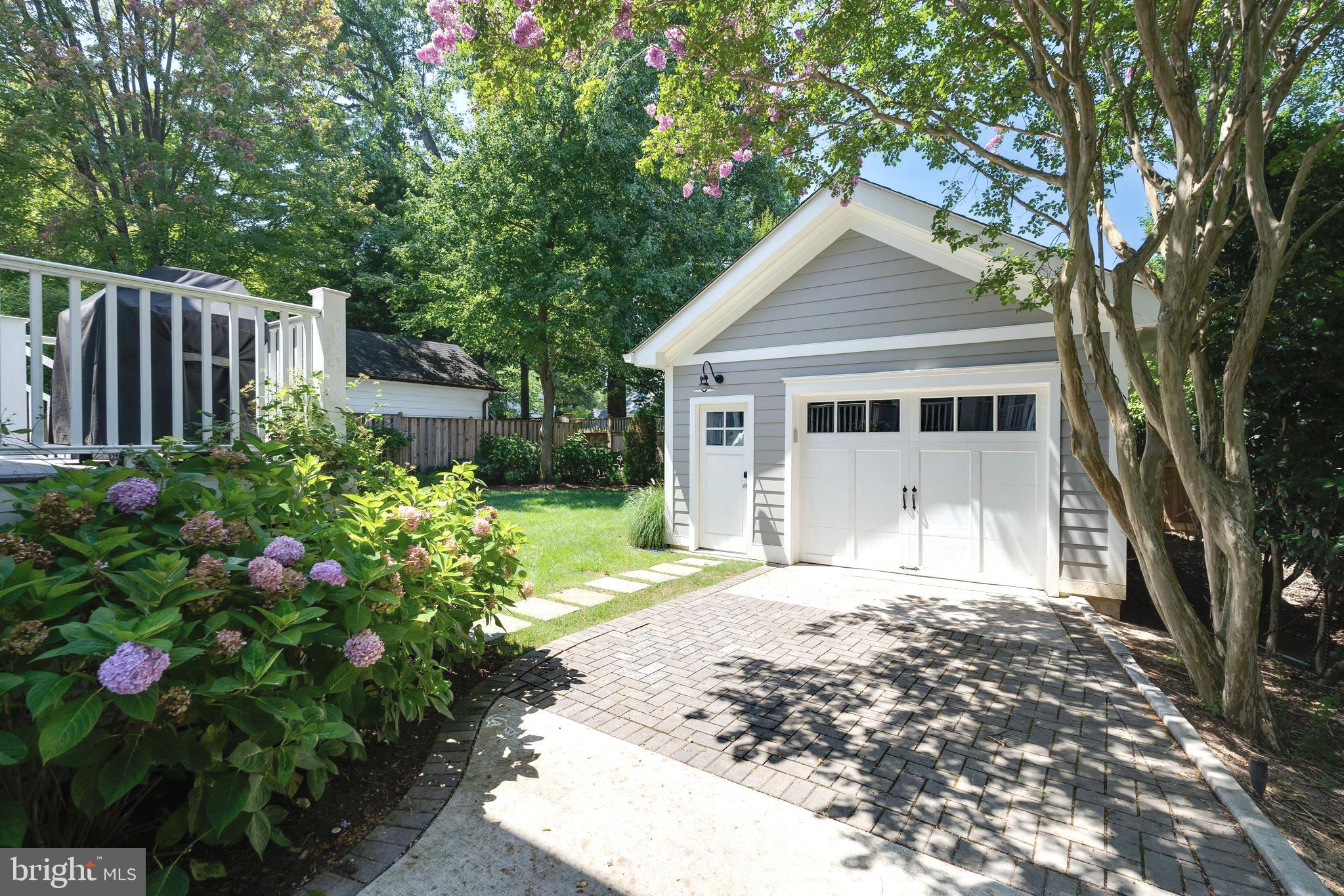 CHEVY CHASE - Residential